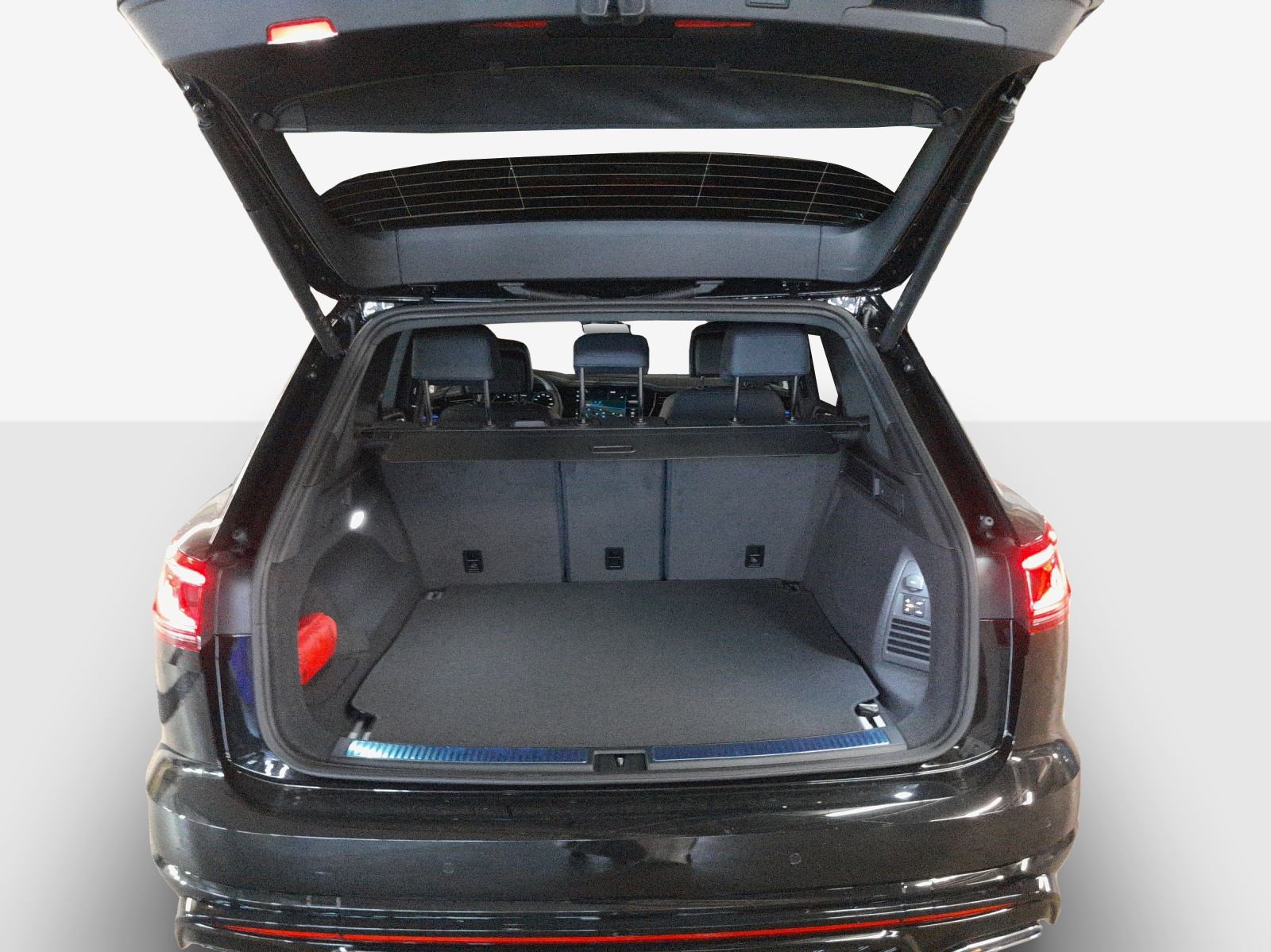 VW Touareg 3.0 TDI R-Line Tiptronic-image-12