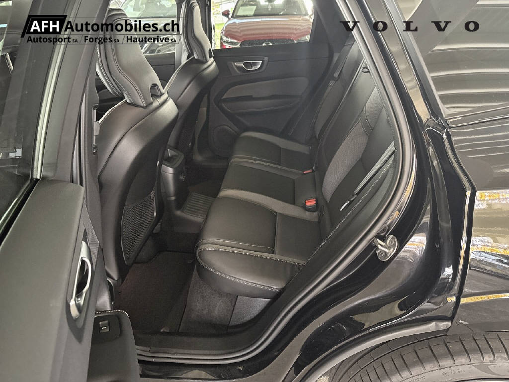 VOLVO XC60 2.0 T6 TE Ultimate Dark eAWD-image-6