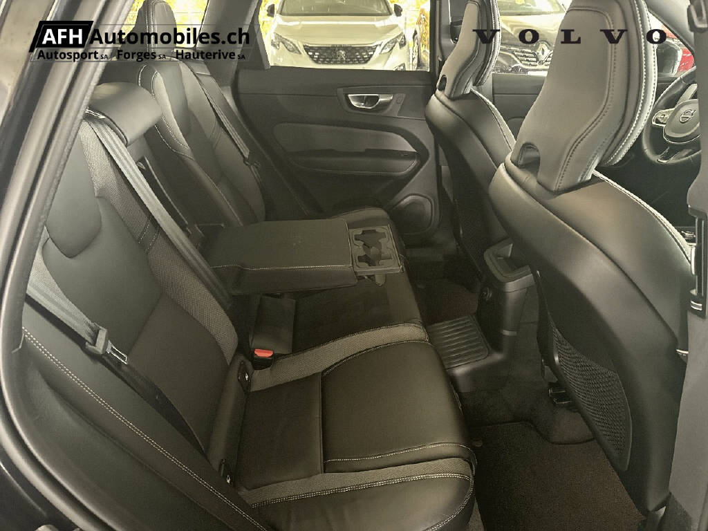 VOLVO XC60 2.0 T6 TE Ultimate Dark eAWD-image-7