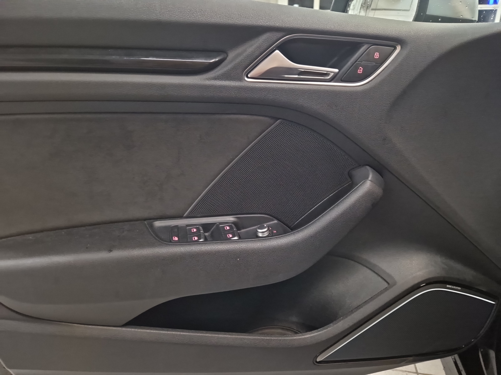 AUDI RS3 Sportback 2.5 T FSI quattro S-Tronic-showroom-element-1