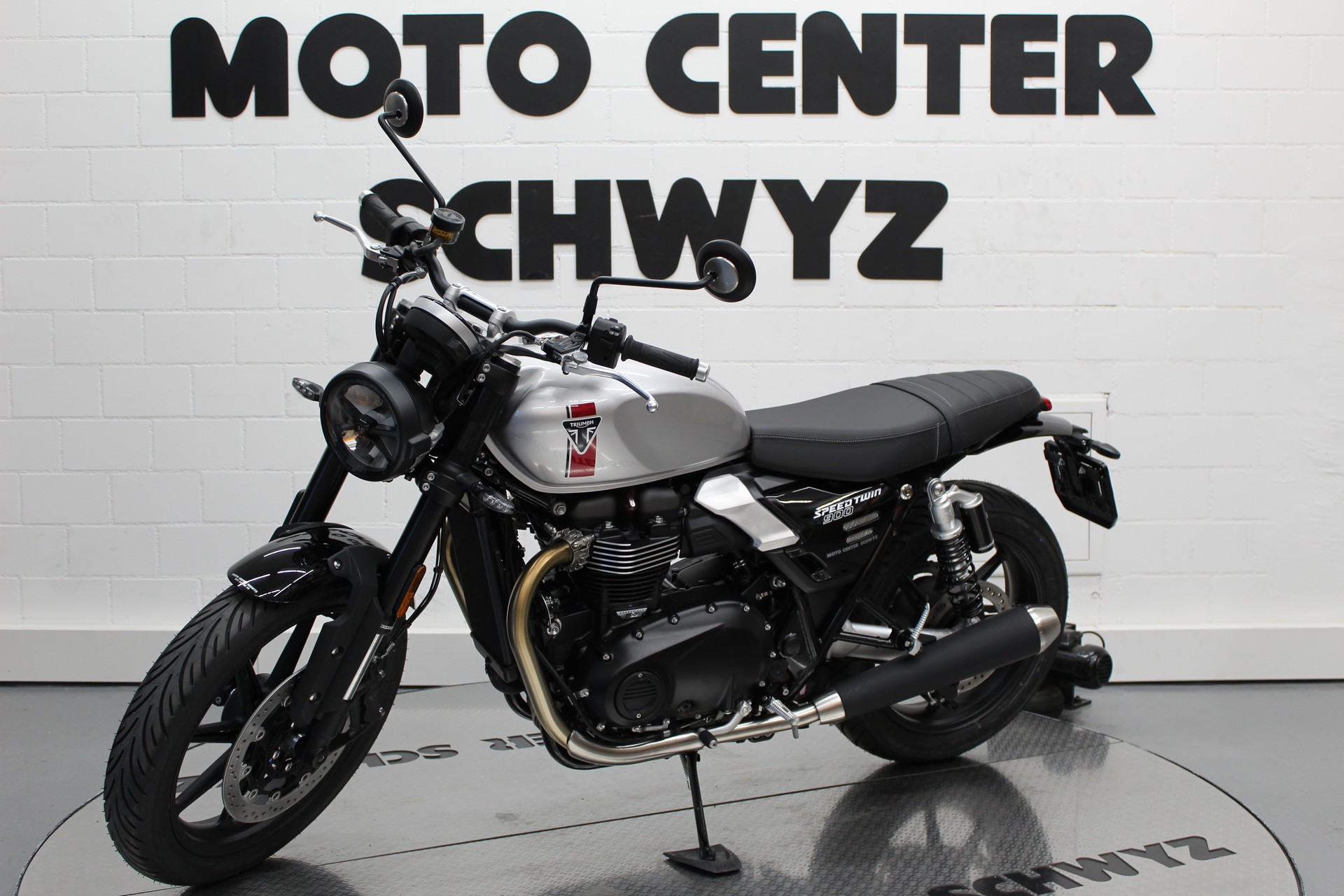 TRIUMPH Speed Twin 900-image-4