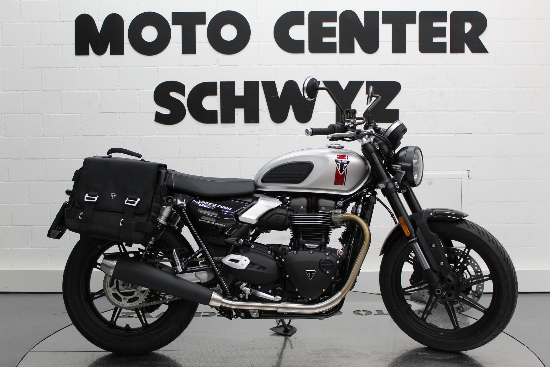 TRIUMPH Speed Twin 900