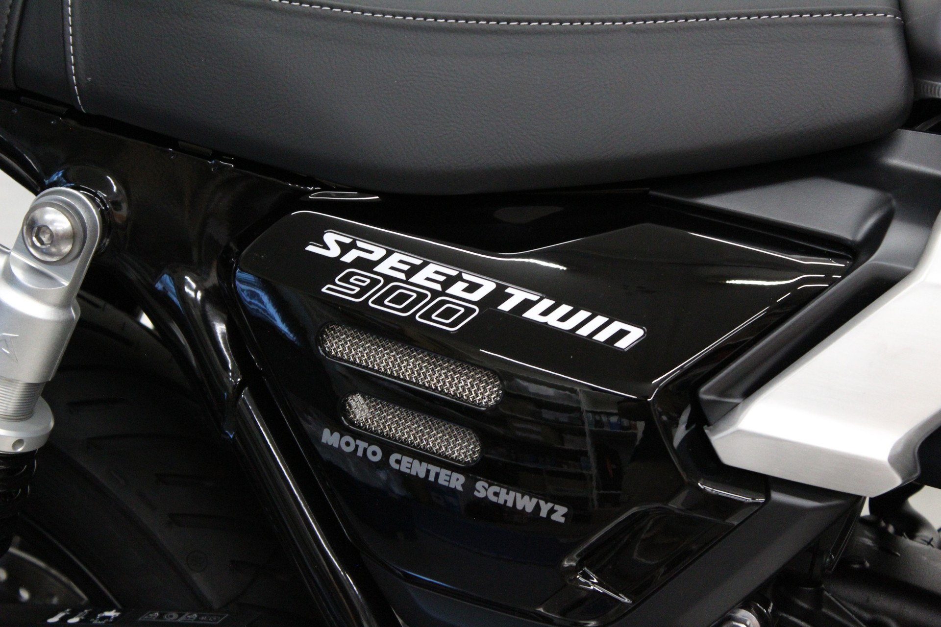 TRIUMPH Speed Twin 900-image-8
