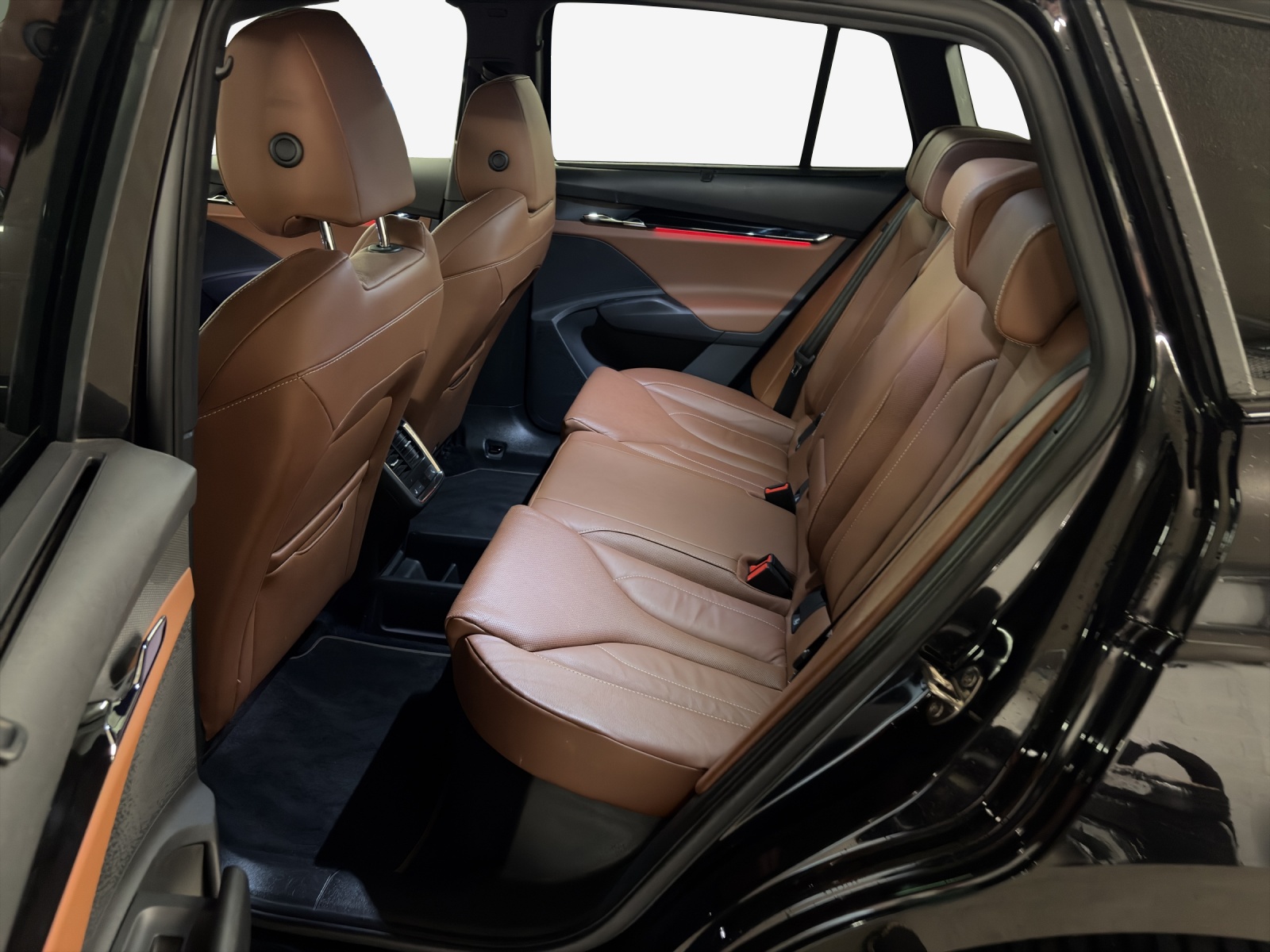 SKODA Enyaq iV 80x Founders Edition-image-11