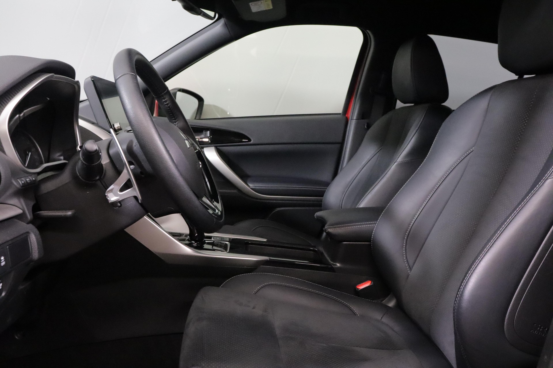 MITSUBISHI Eclipse Cross 2.4 PHEV Intense 4x4-image-2