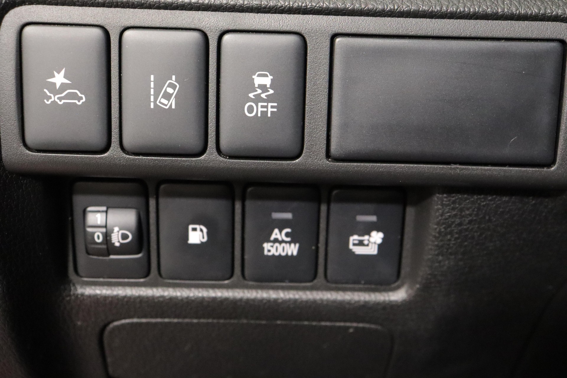 MITSUBISHI Eclipse Cross 2.4 PHEV Intense 4x4-image-15