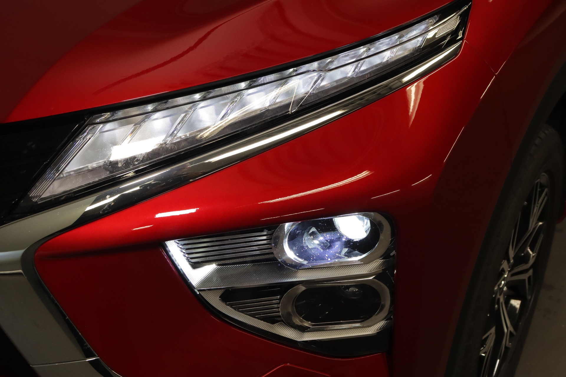 MITSUBISHI Eclipse Cross 2.4 PHEV Intense 4x4-image-14
