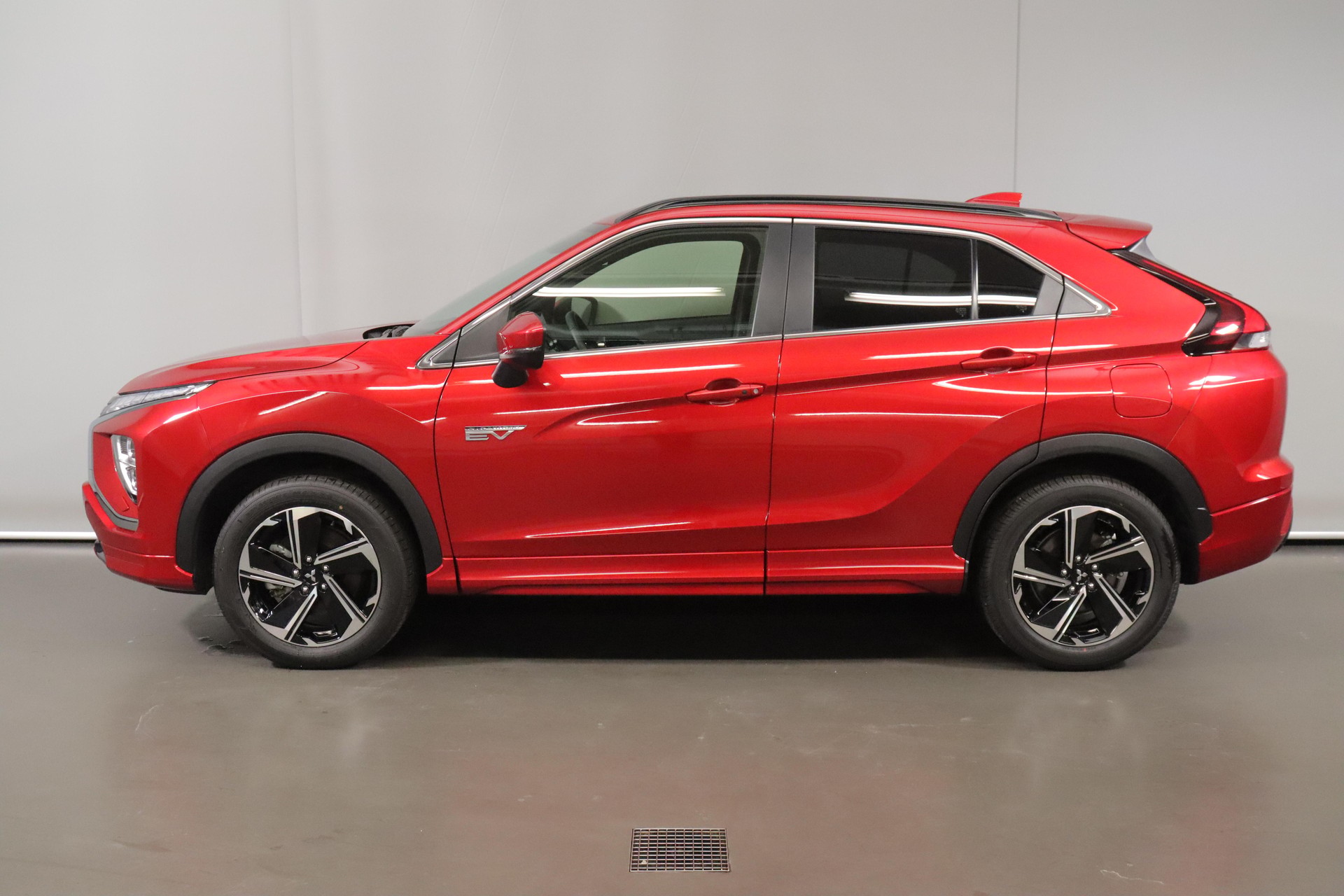 MITSUBISHI Eclipse Cross 2.4 PHEV Intense 4x4-image-4