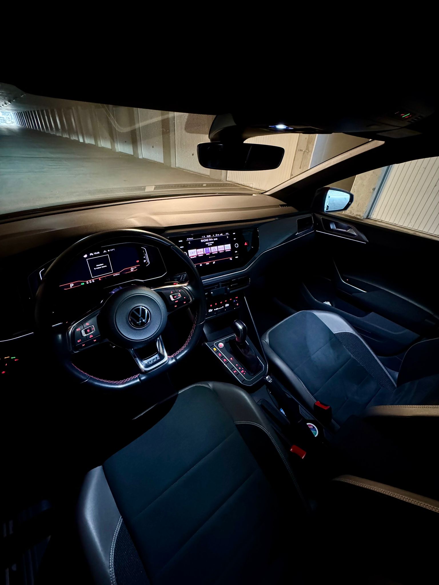 VW Polo 2.0 TSI GTI DSG-image-6