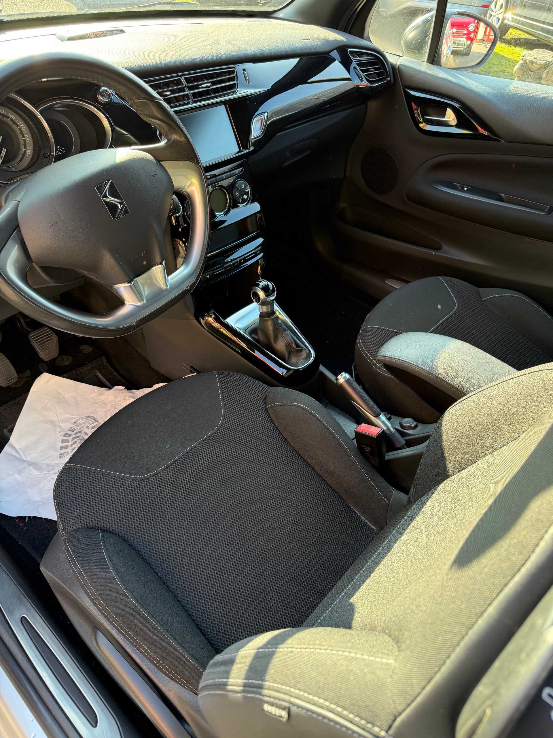 DS AUTOMOBILES DS3 1.2 VTi SO Chic-image-4