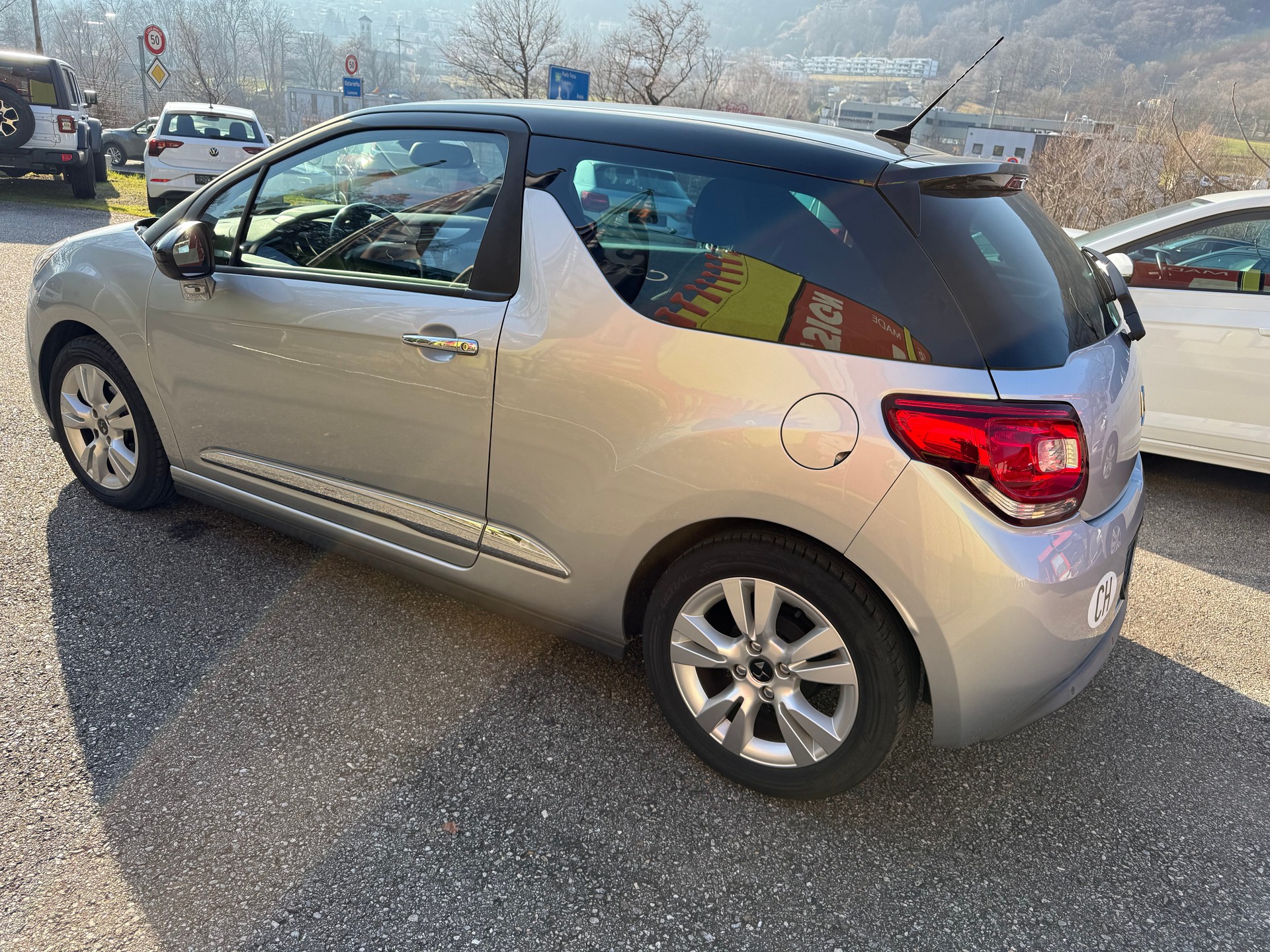 DS AUTOMOBILES DS3 1.2 VTi SO Chic-image-2