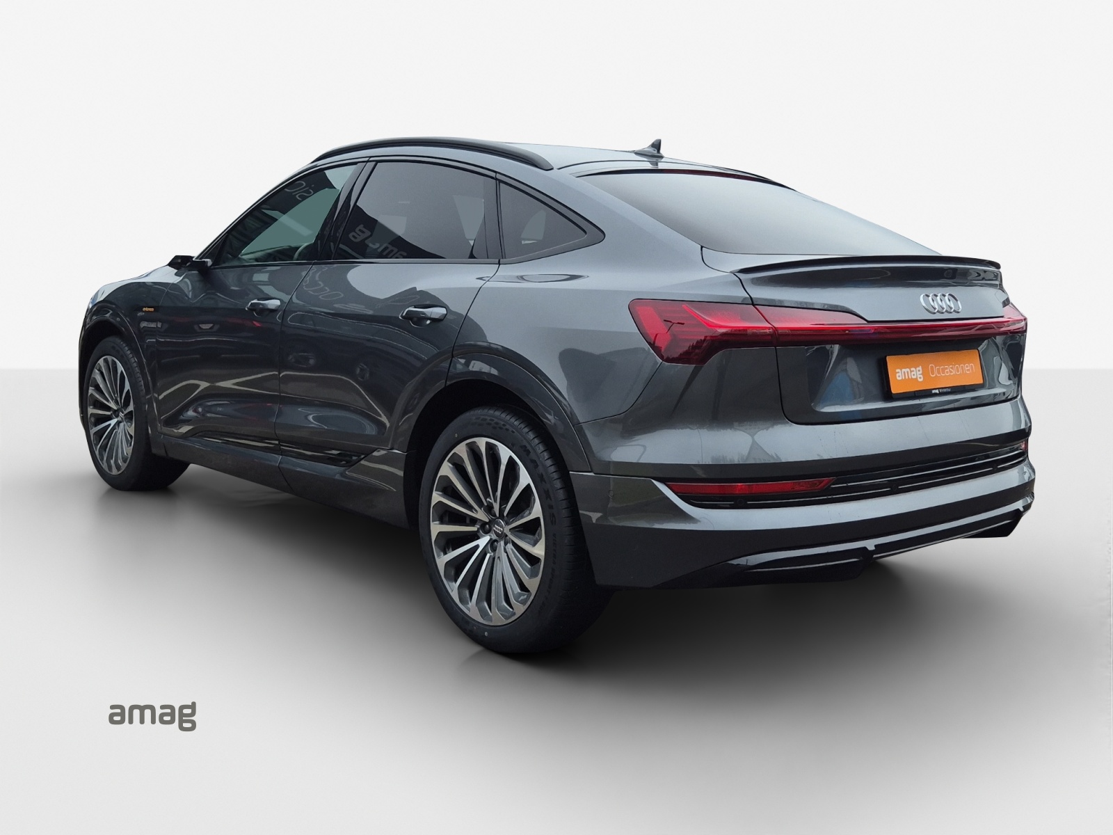 AUDI e-tron 55 Sportback S Line quattro-image-3