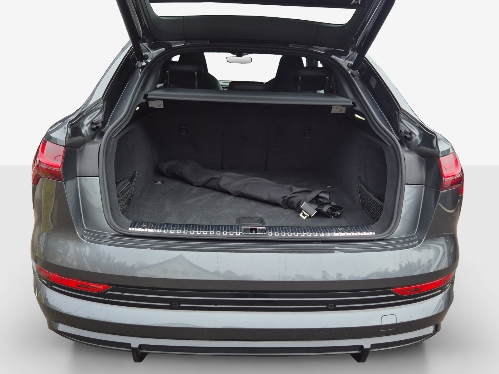 AUDI e-tron 55 Sportback S Line quattro-image-13