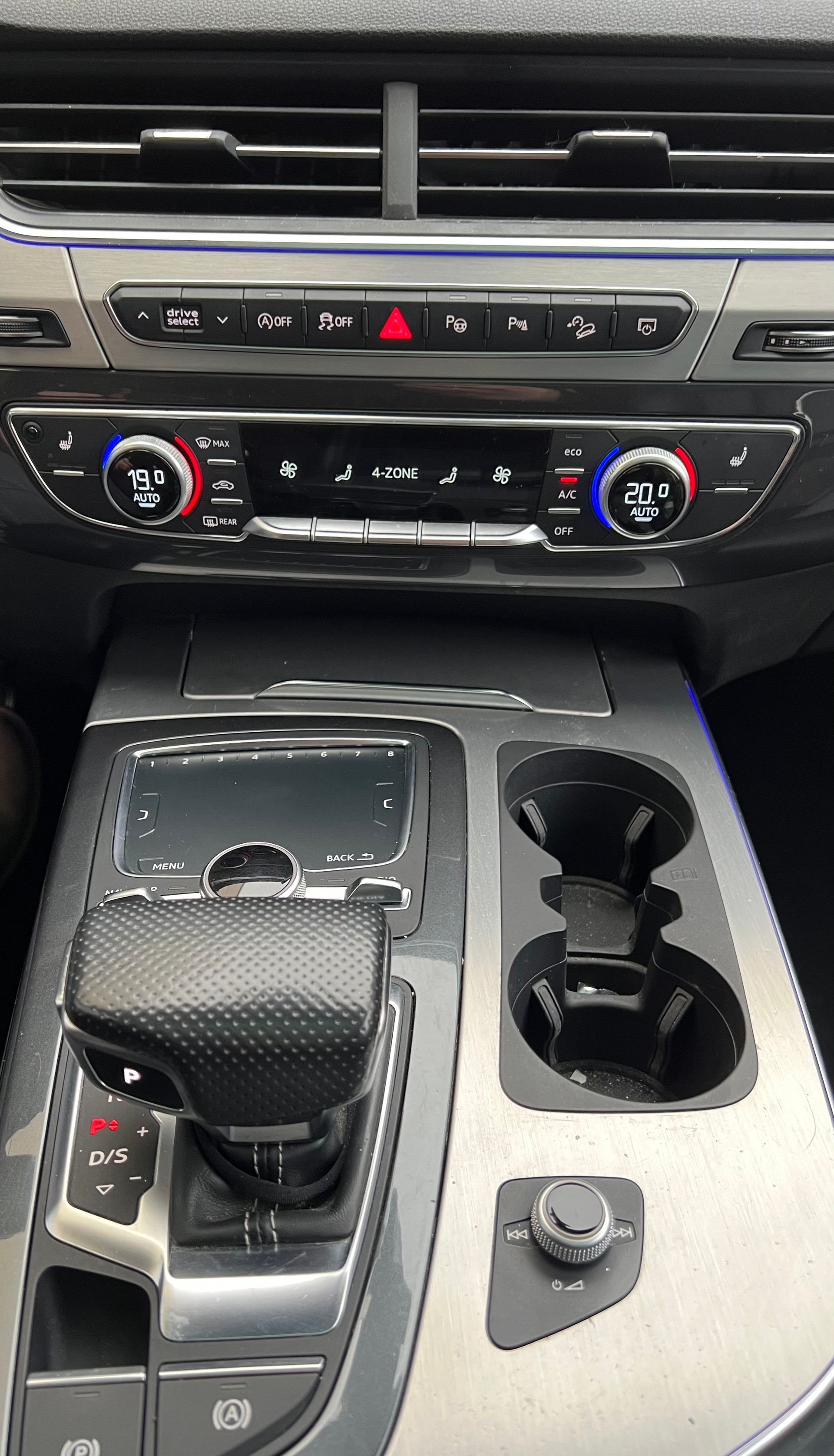 AUDI Q7 3.0 TDI quattro tiptronic-image-9