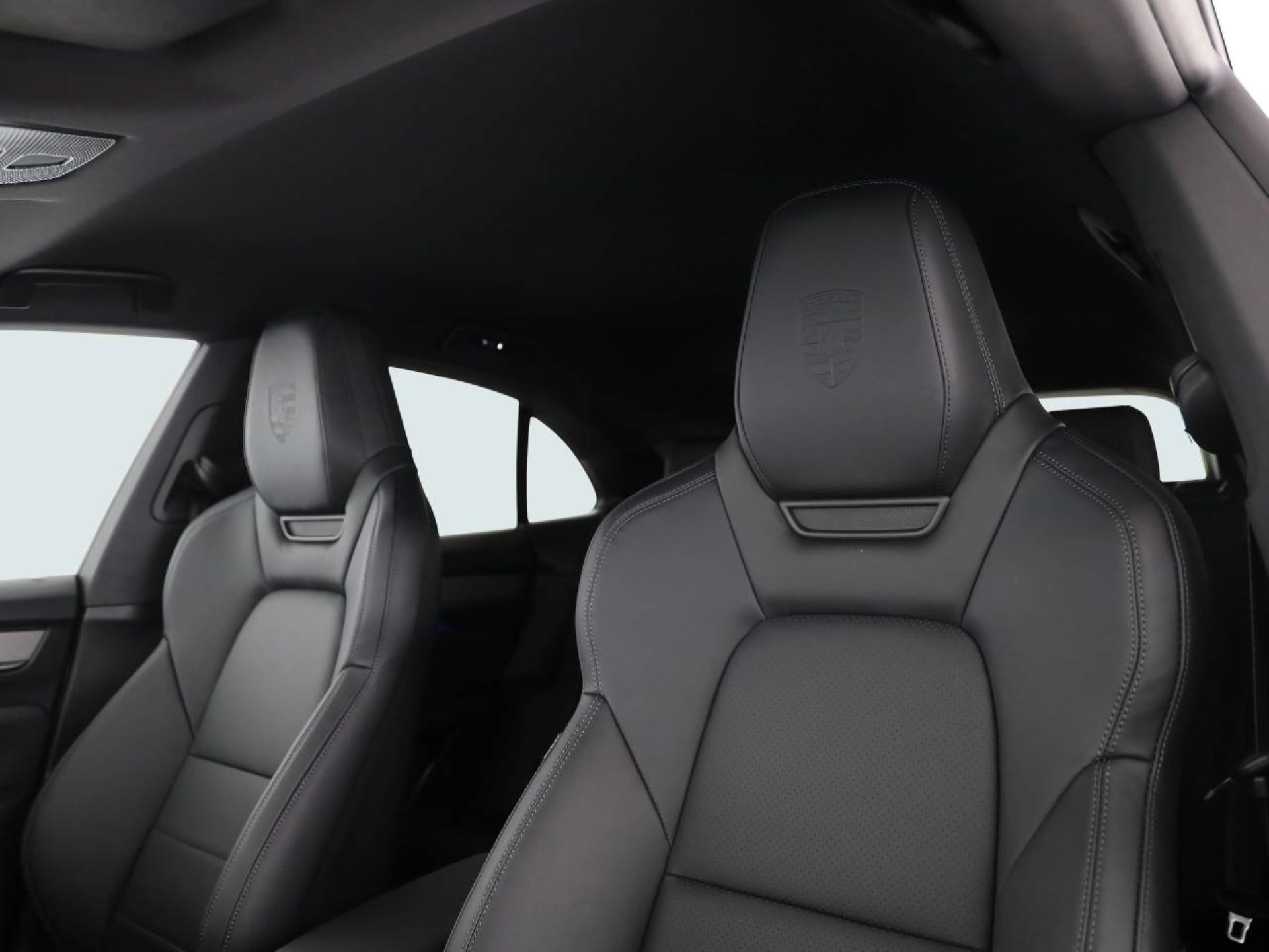 PORSCHE Macan 4-image-11