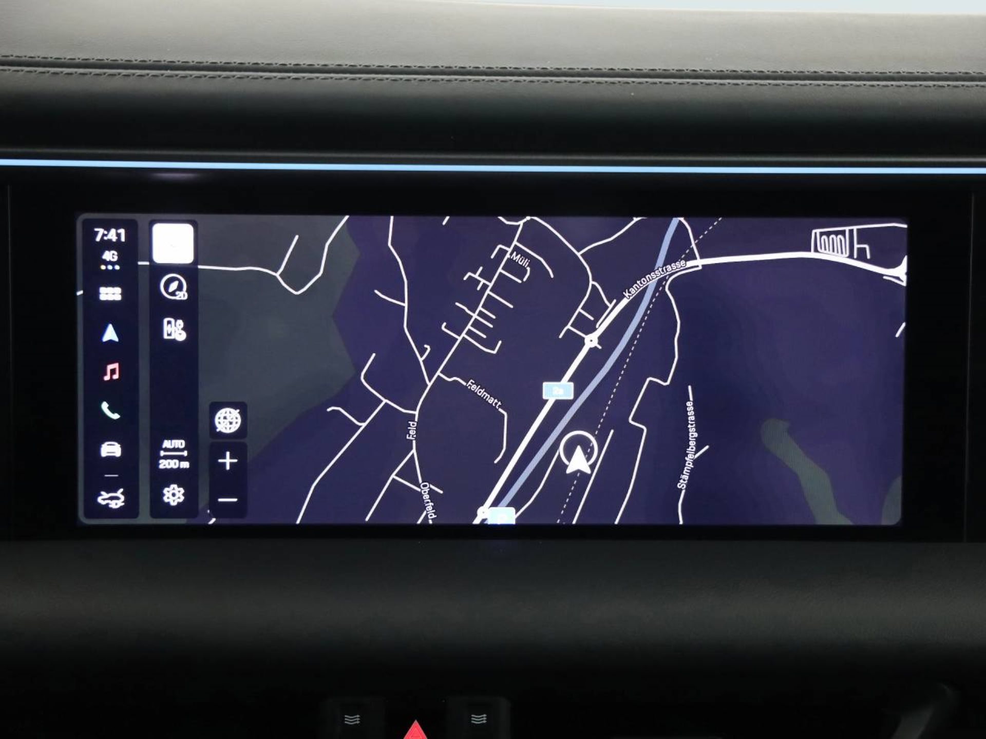 PORSCHE Macan 4-image-15