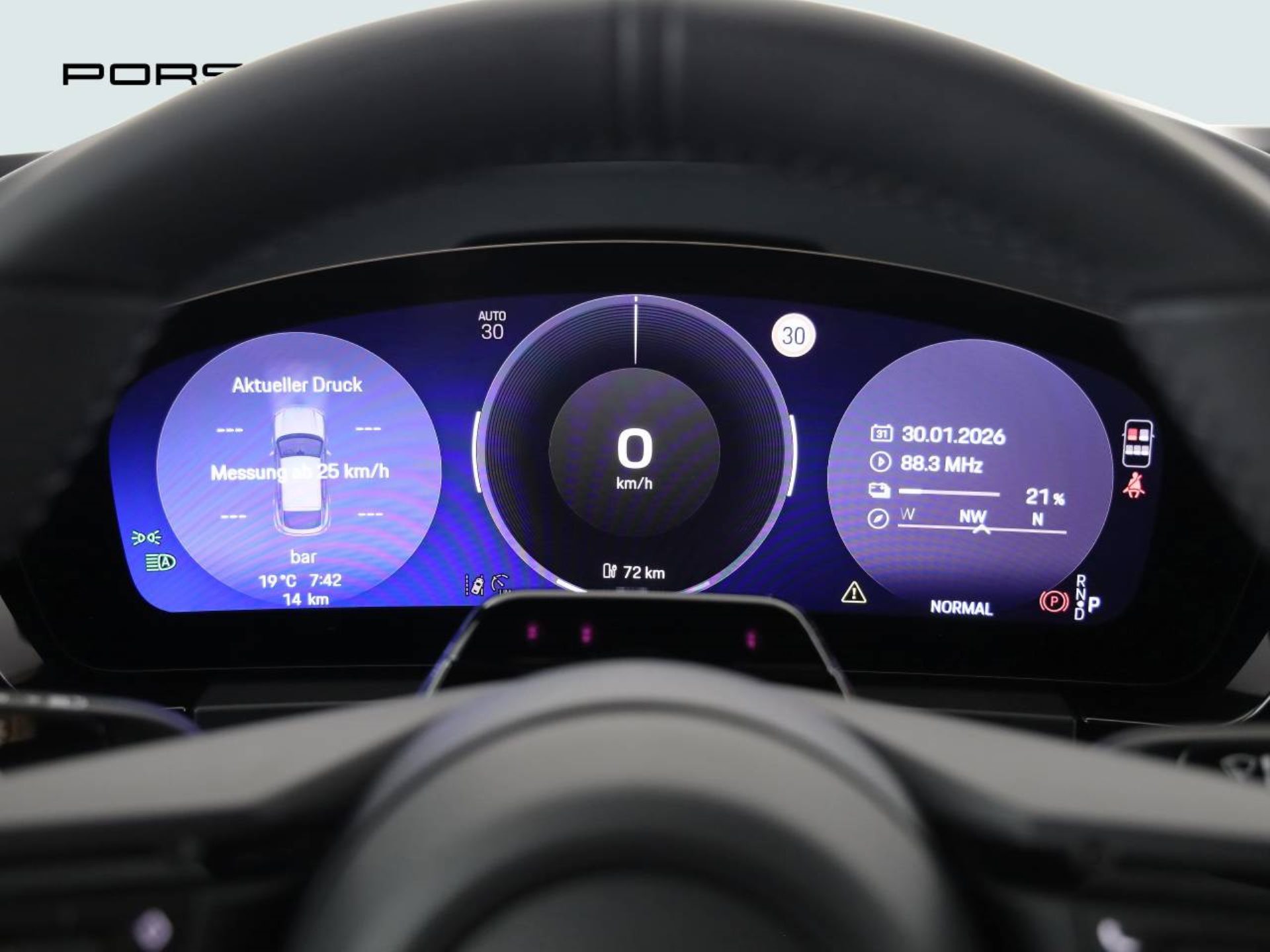 PORSCHE Macan 4-image-14