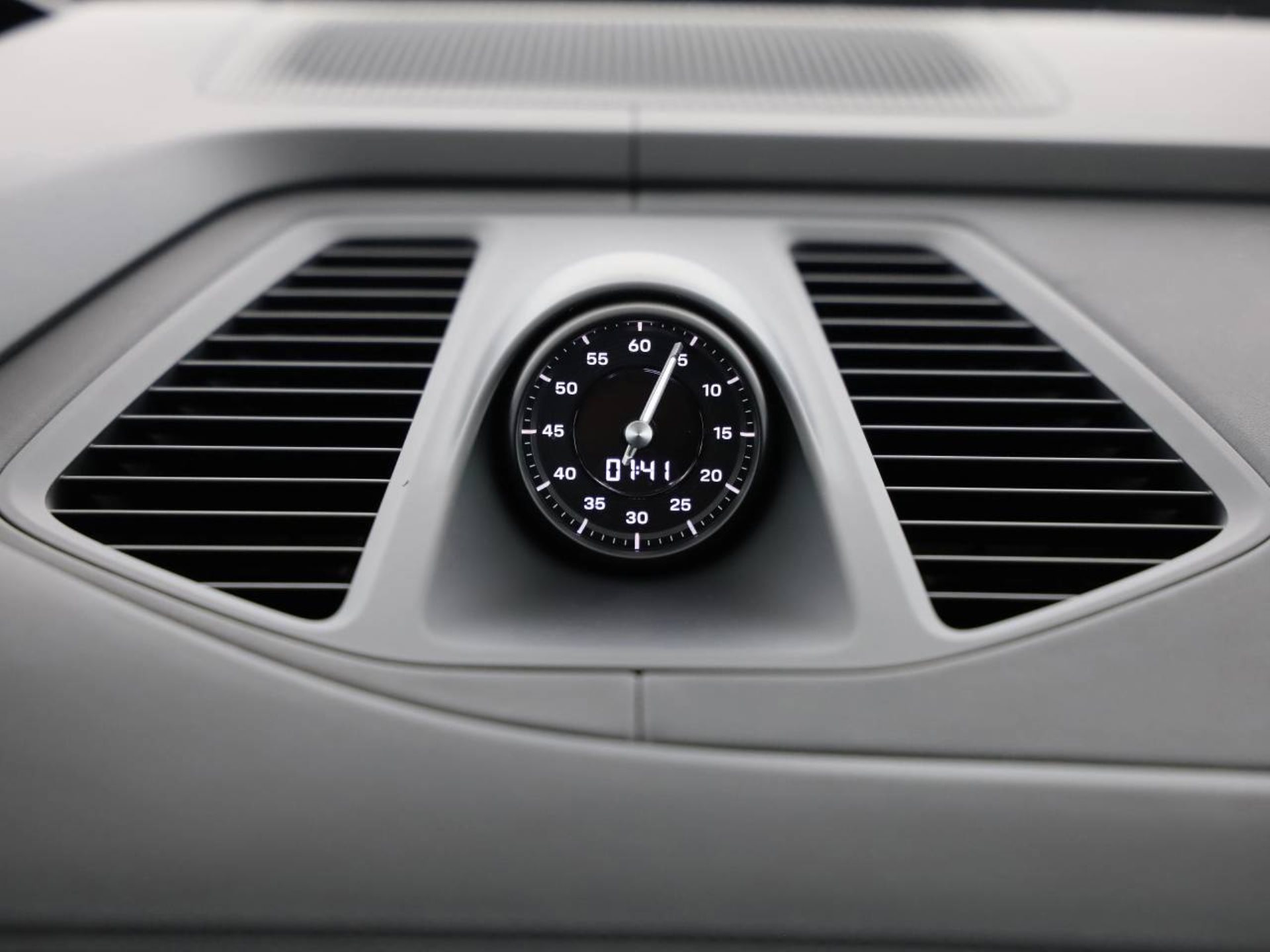PORSCHE Macan 4-image-16
