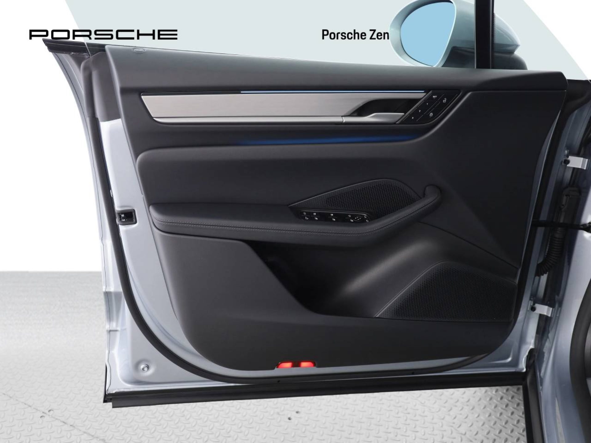 PORSCHE Macan 4-image-12