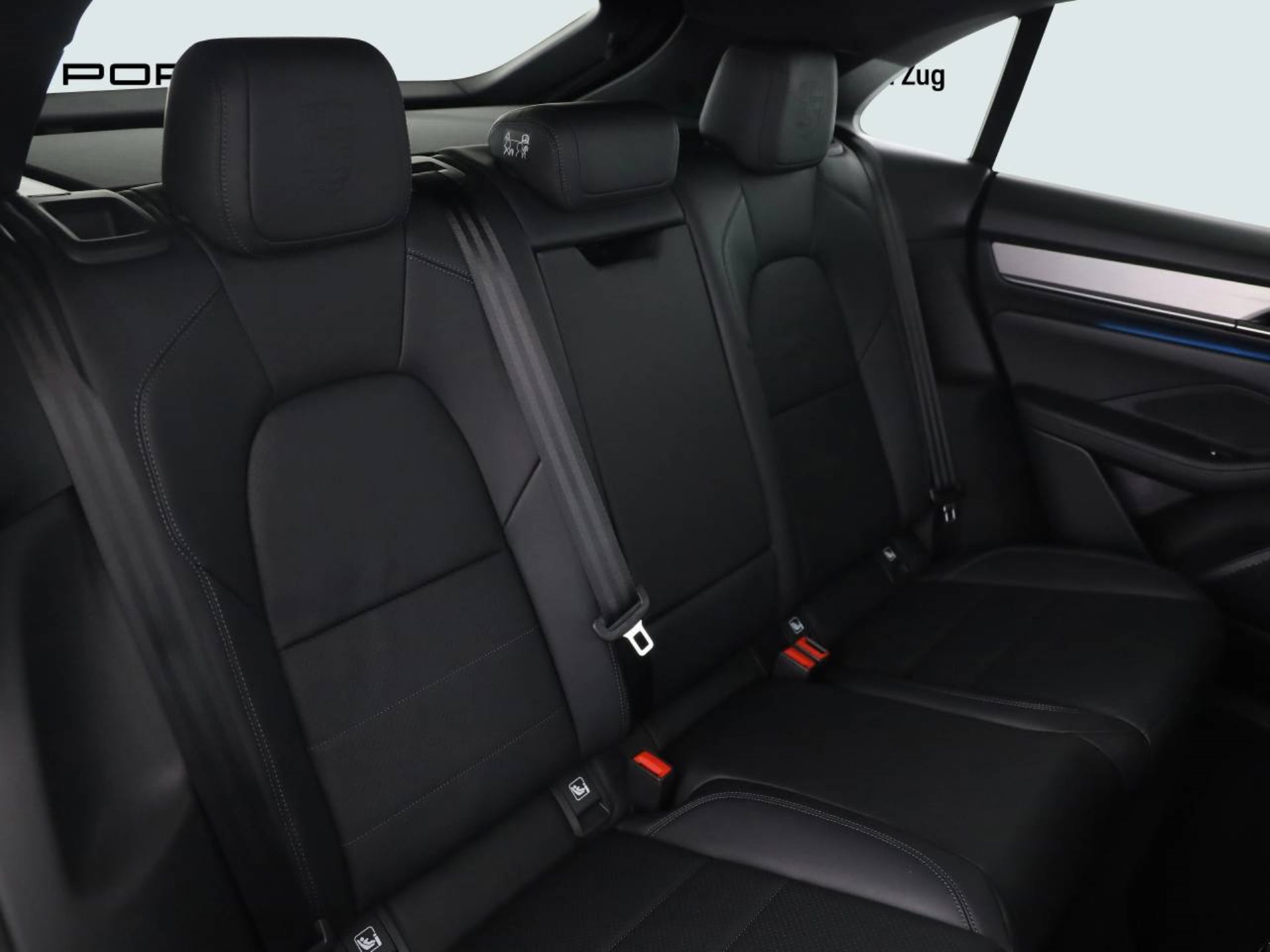 PORSCHE Macan 4-image-10
