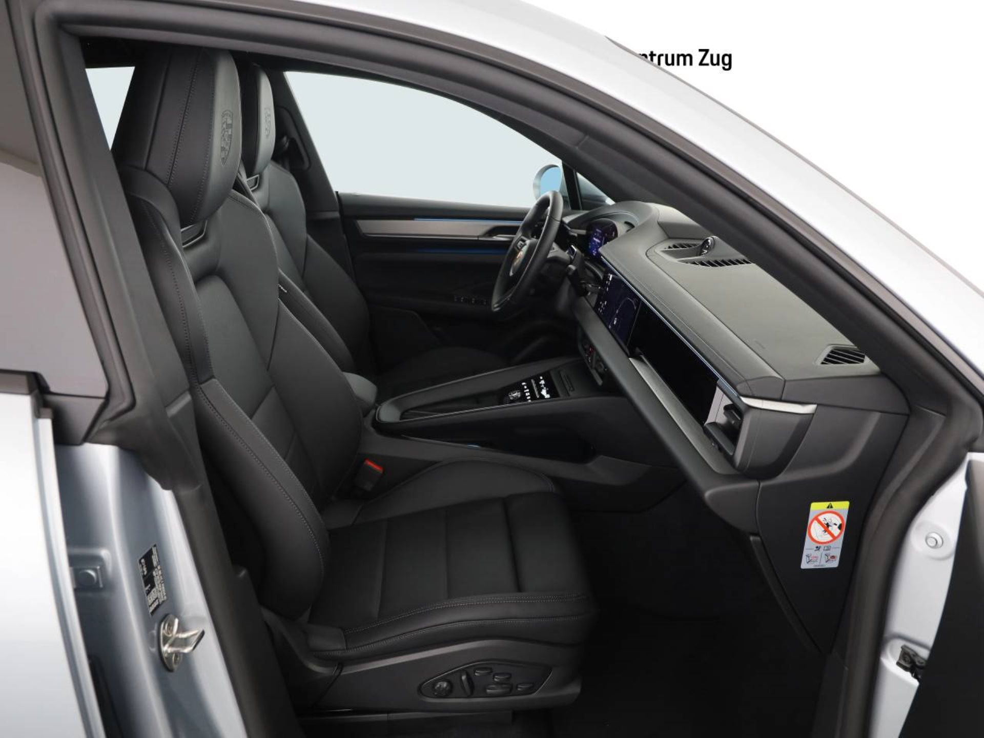PORSCHE Macan 4-image-9