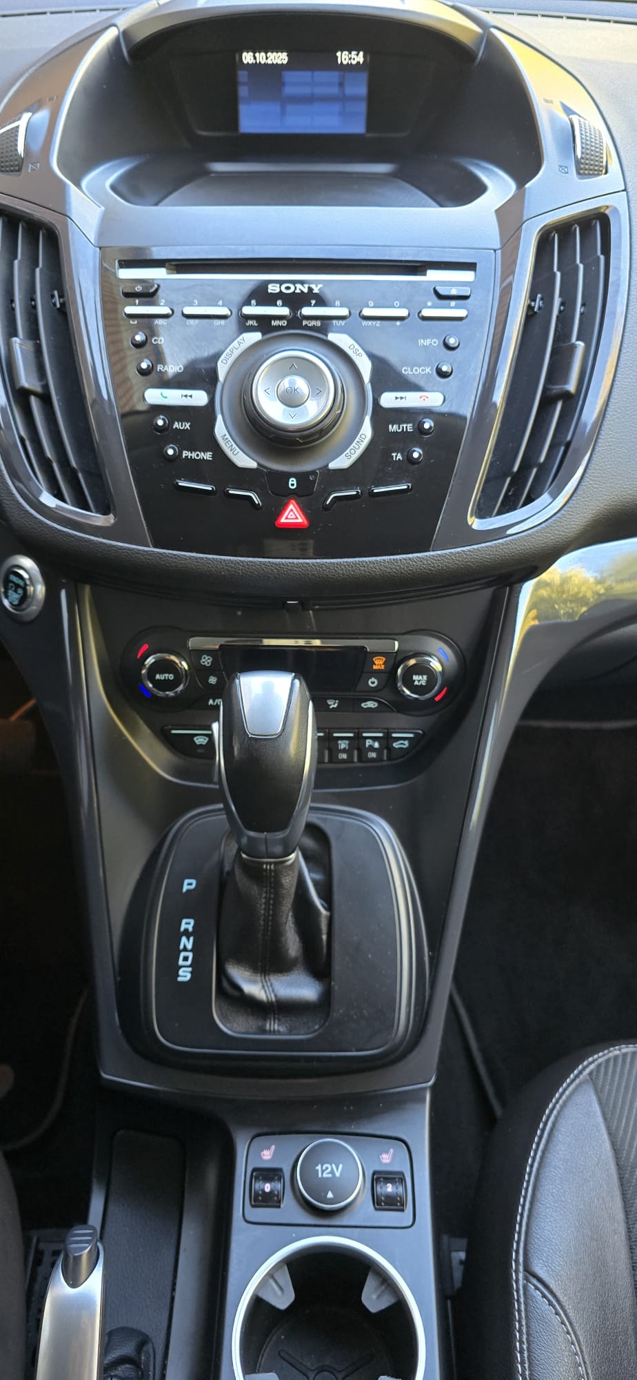 FORD Kuga 2.0 TDCi Titanium 4WD PowerShift-image-10