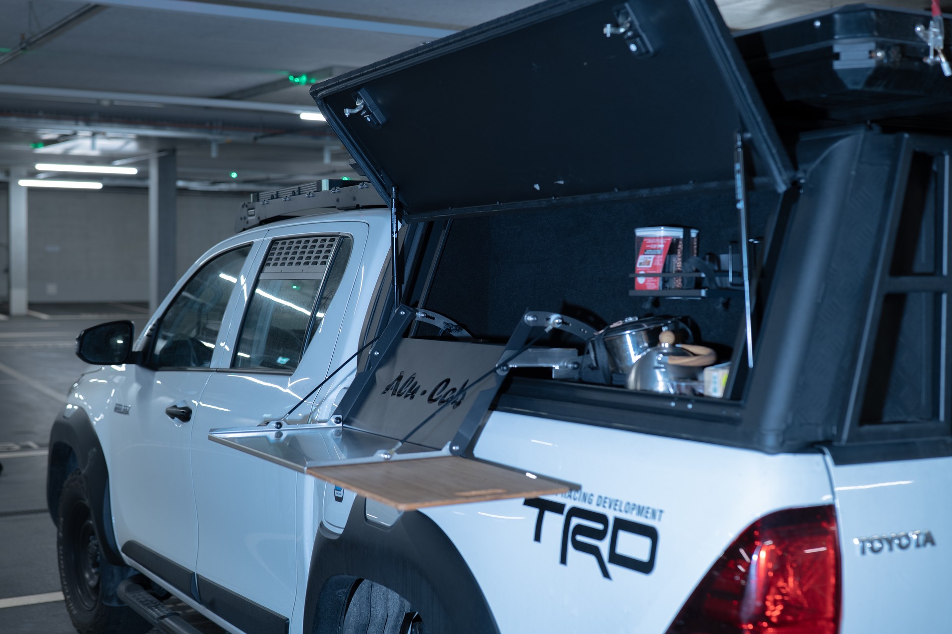 TOYOTA Hilux 2.4D-4D Comfort Double Cab 4x4-image-4
