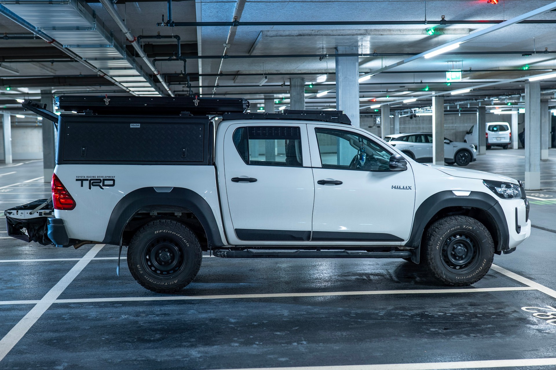 TOYOTA Hilux 2.4D-4D Comfort Double Cab 4x4-image-5