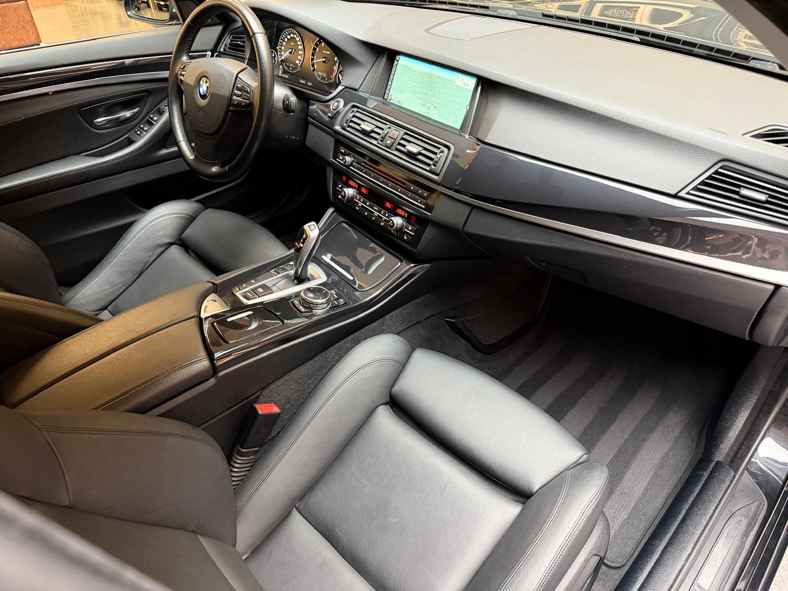 BMW 535i xDrive-image-15