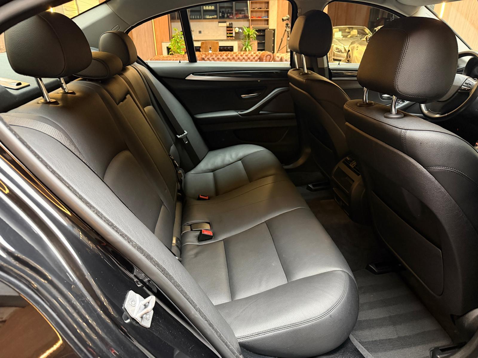 BMW 535i xDrive-image-17