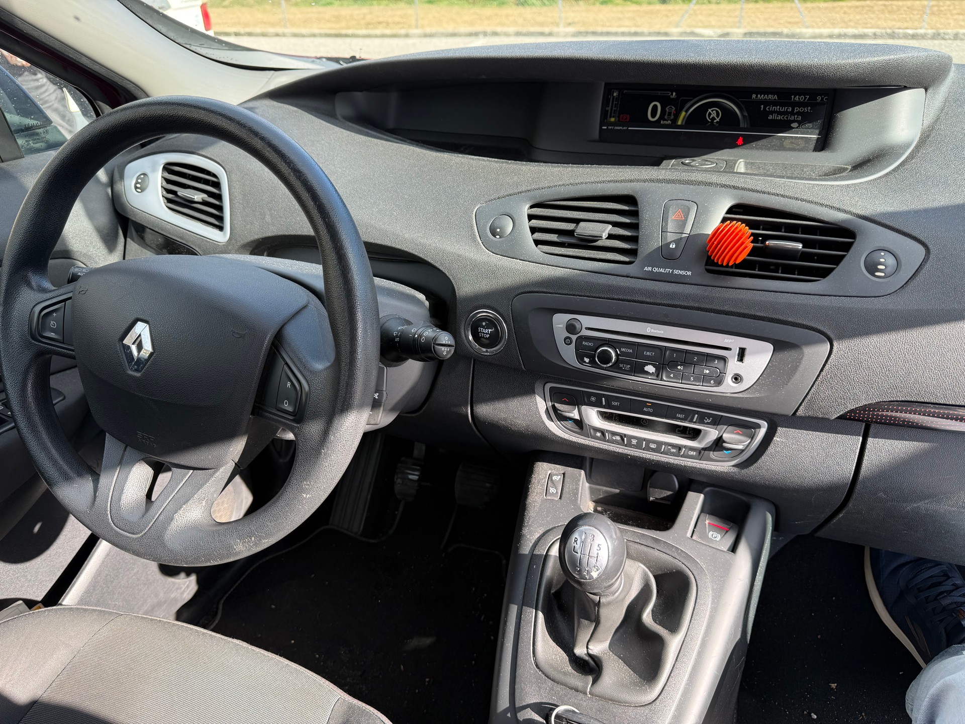 RENAULT Scénic 1.5 dCi Dynamique-image-7