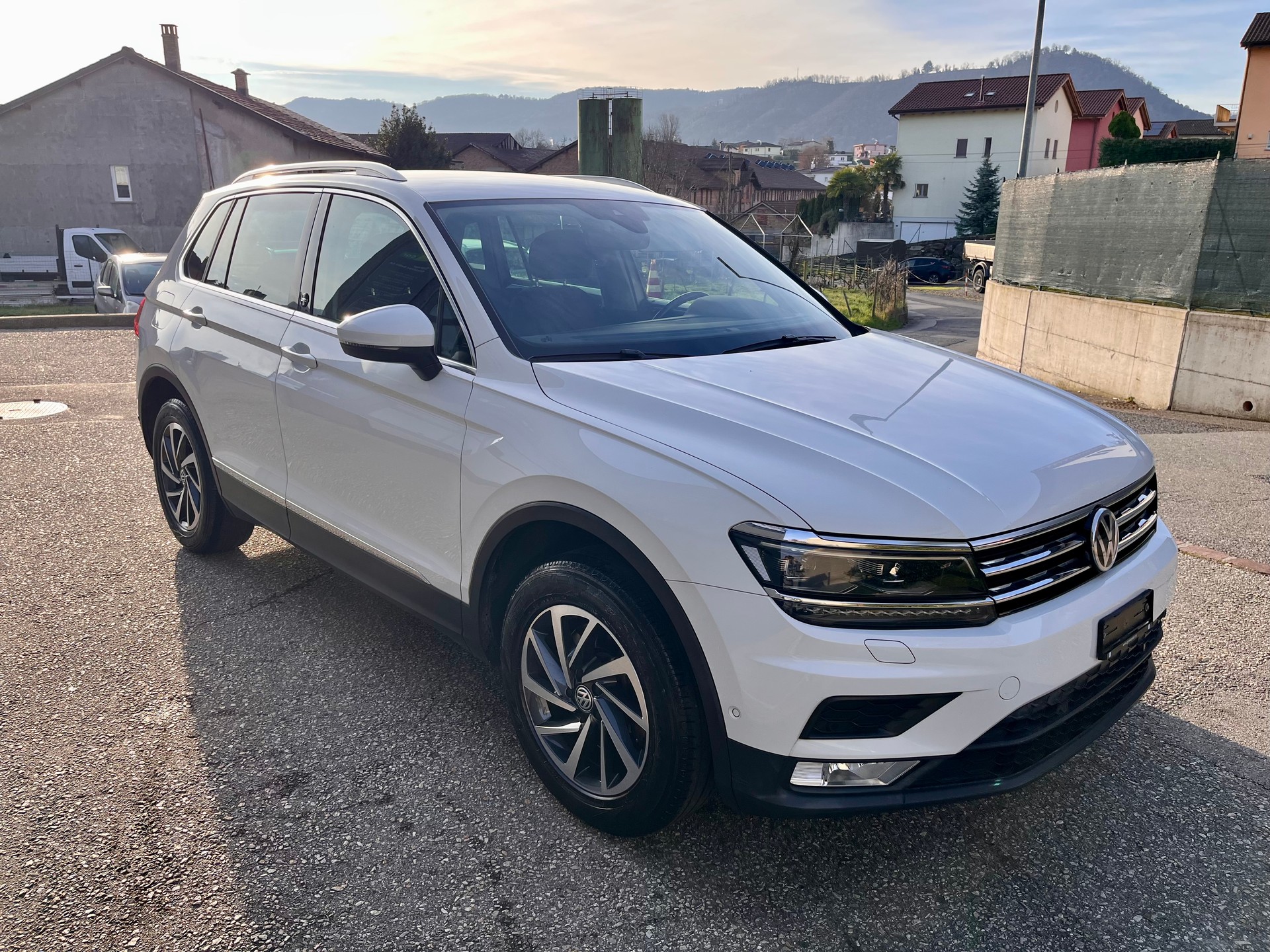 VW Tiguan 2.0TSI Sound 4Motion DSG-image-4