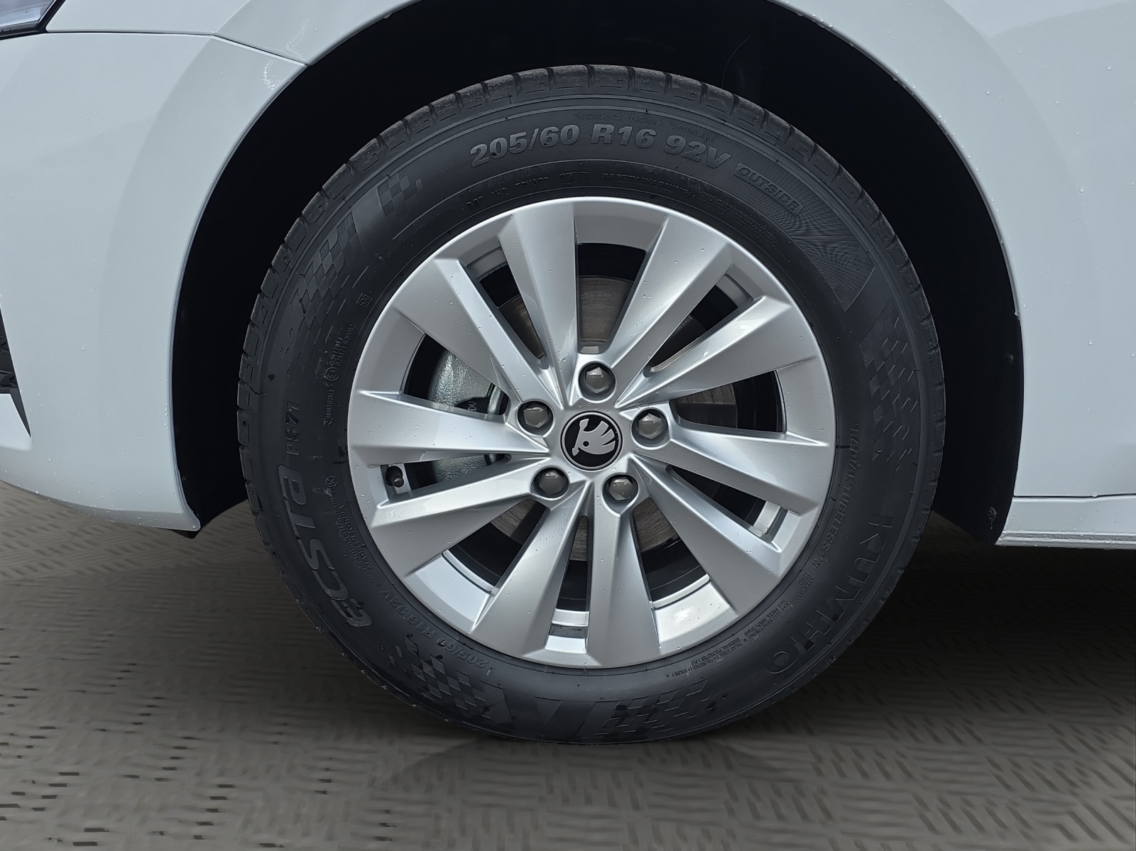 SKODA Octavia Combi 2.0 TDI DSG Selection-image-6