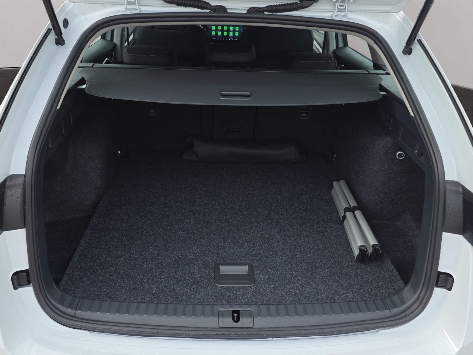SKODA Octavia Combi 2.0 TDI DSG Selection-image-5