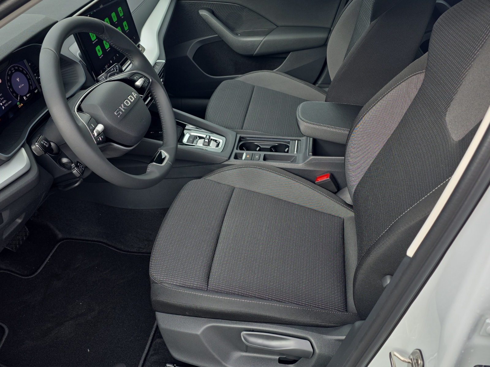 SKODA Octavia Combi 2.0 TDI DSG Selection-image-3