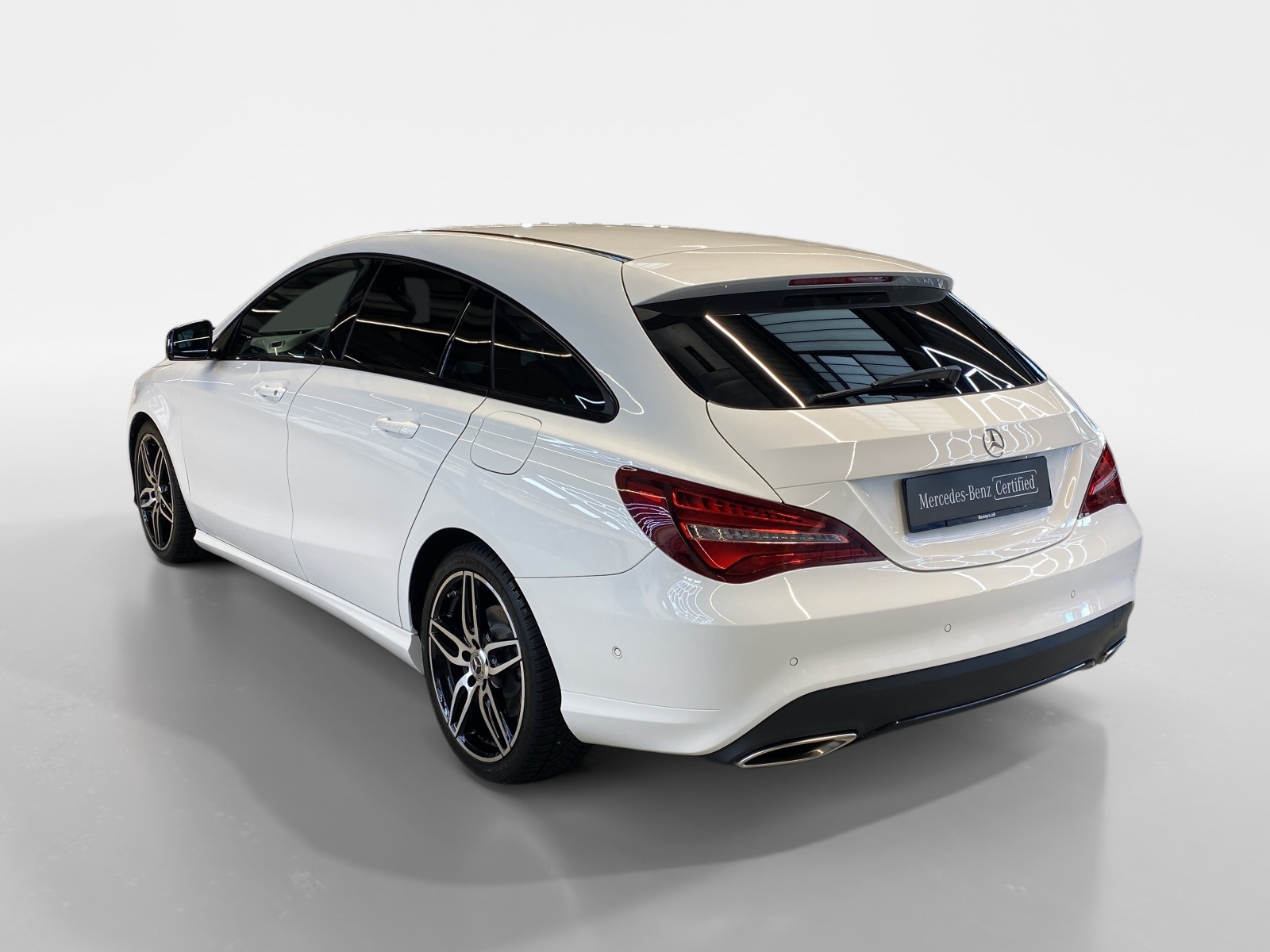 MERCEDES-BENZ CLA 200 Night Star Shooting Brake-image-3
