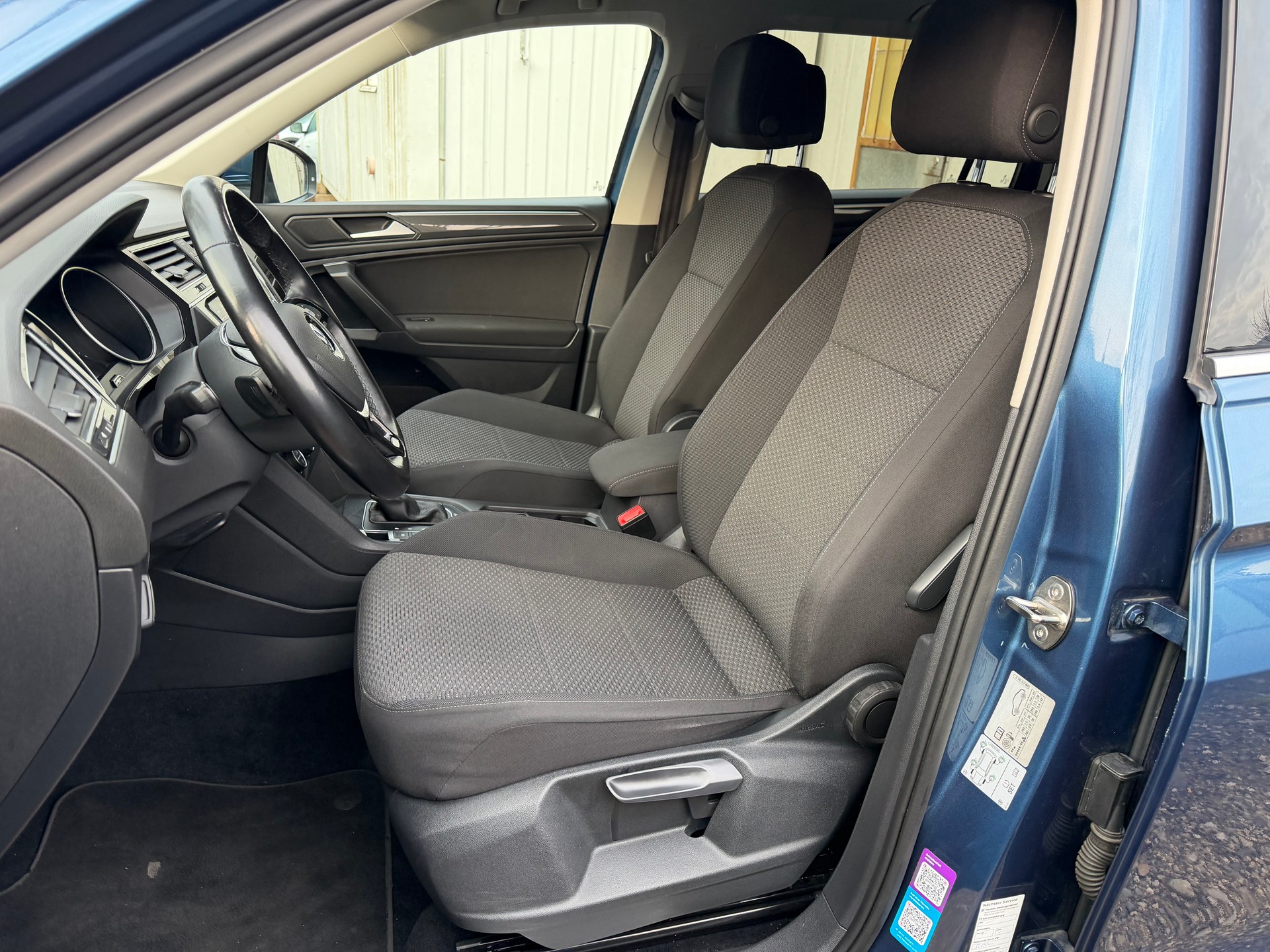 VW Tiguan Allspace 2.0 TDI SCR Elegance 4Motion DSG * Gr. Navi * Klima-auto * PDC v&h-RF-Kamera * Tempomat * Ab MFK-image-5