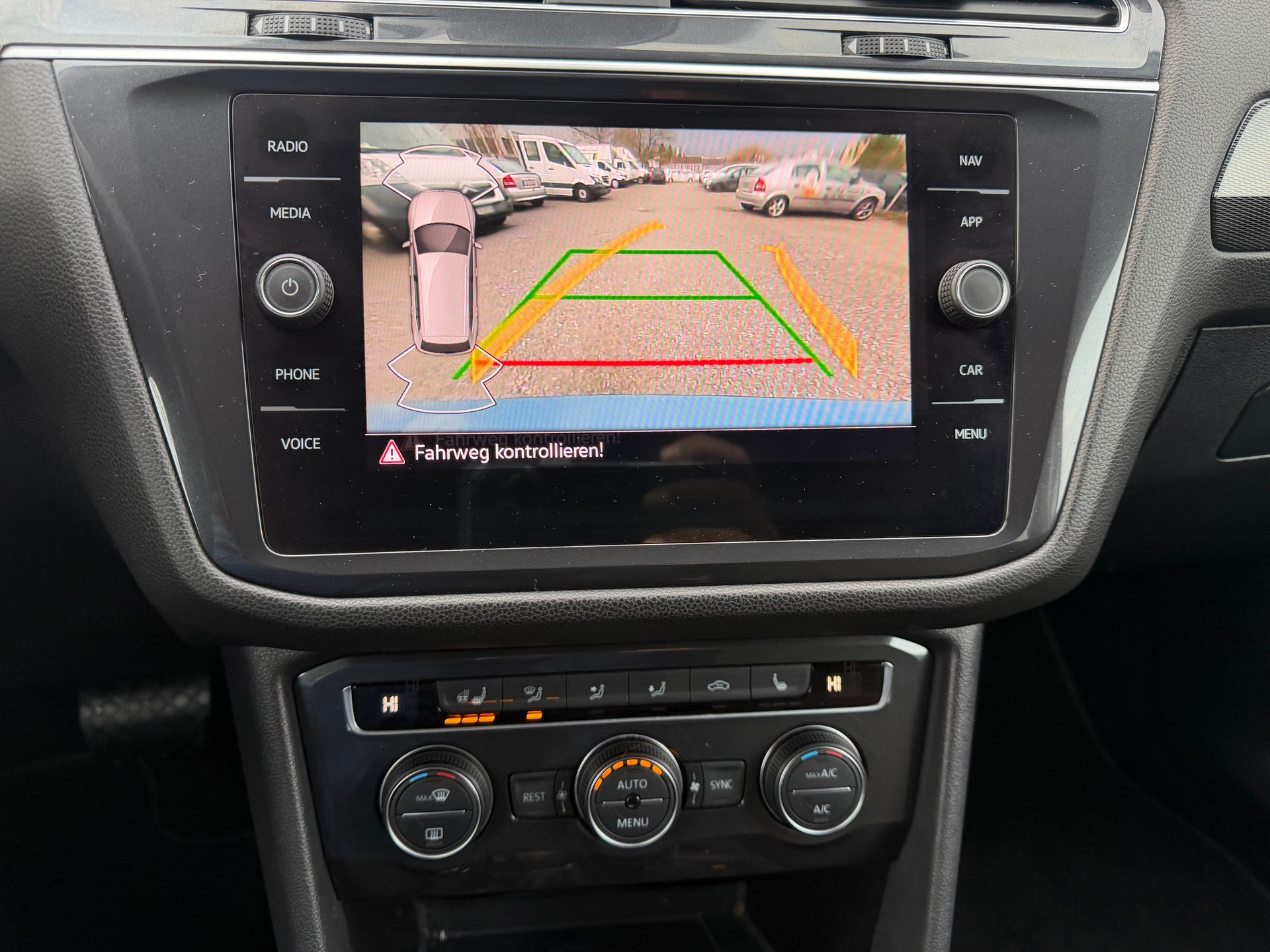 VW Tiguan Allspace 2.0 TDI SCR Elegance 4Motion DSG * Gr. Navi * Klima-auto * PDC v&h-RF-Kamera * Tempomat * Ab MFK-image-7