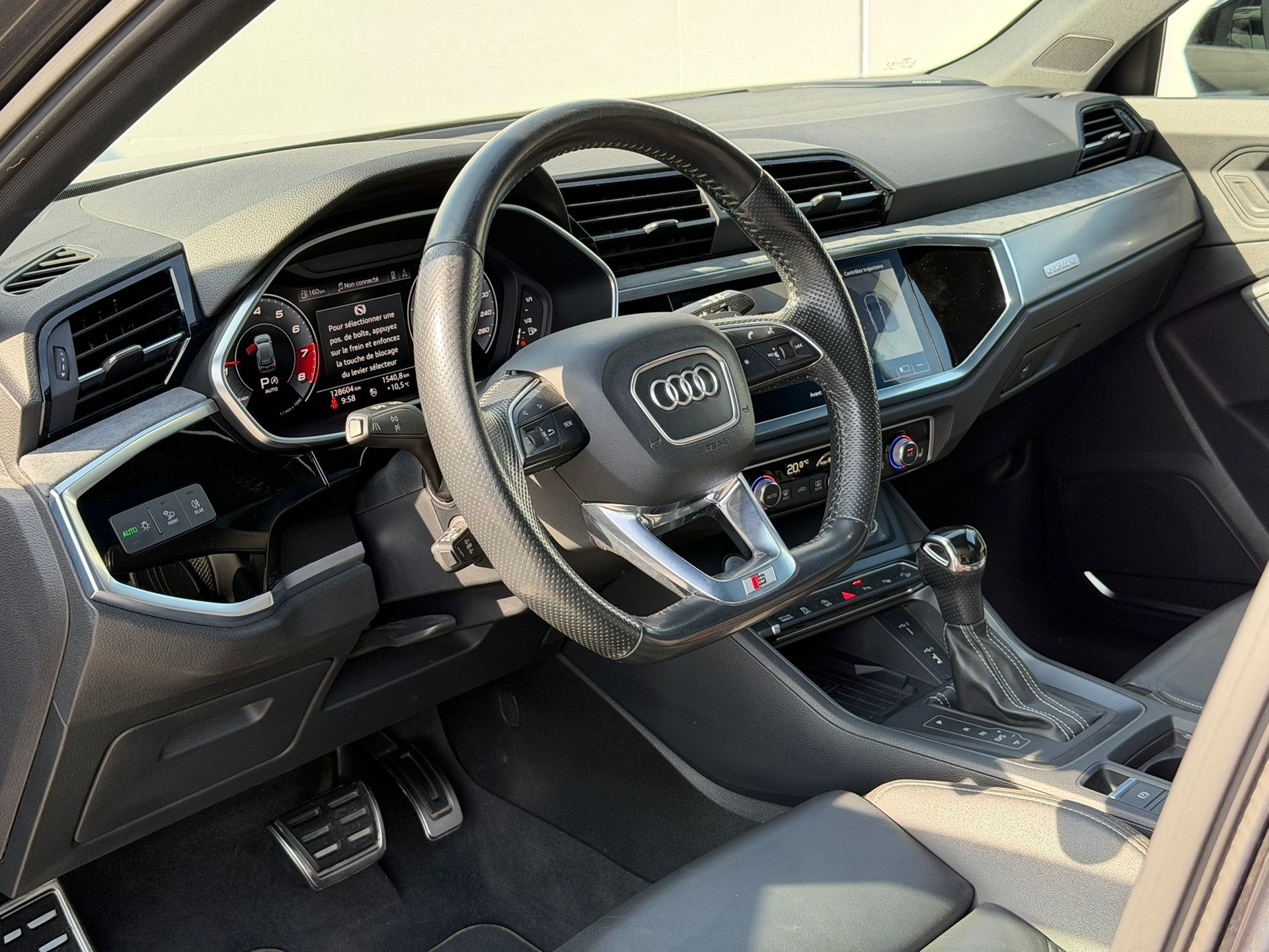 AUDI Q3 45 TFSI S line quattro S-tronic-image-7