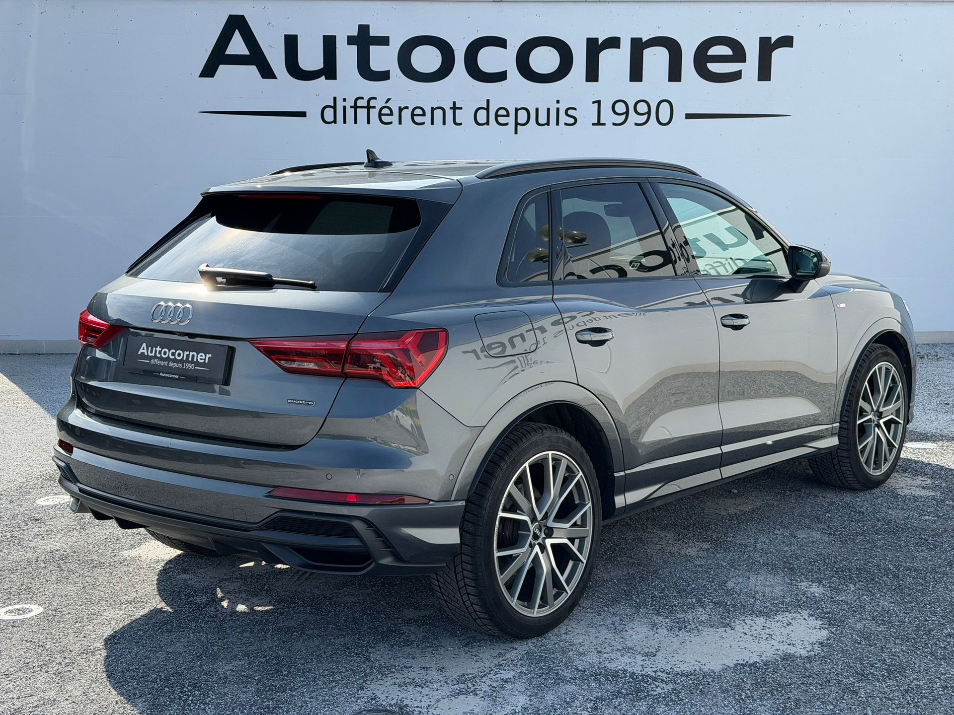 AUDI Q3 45 TFSI S line quattro S-tronic-image-1