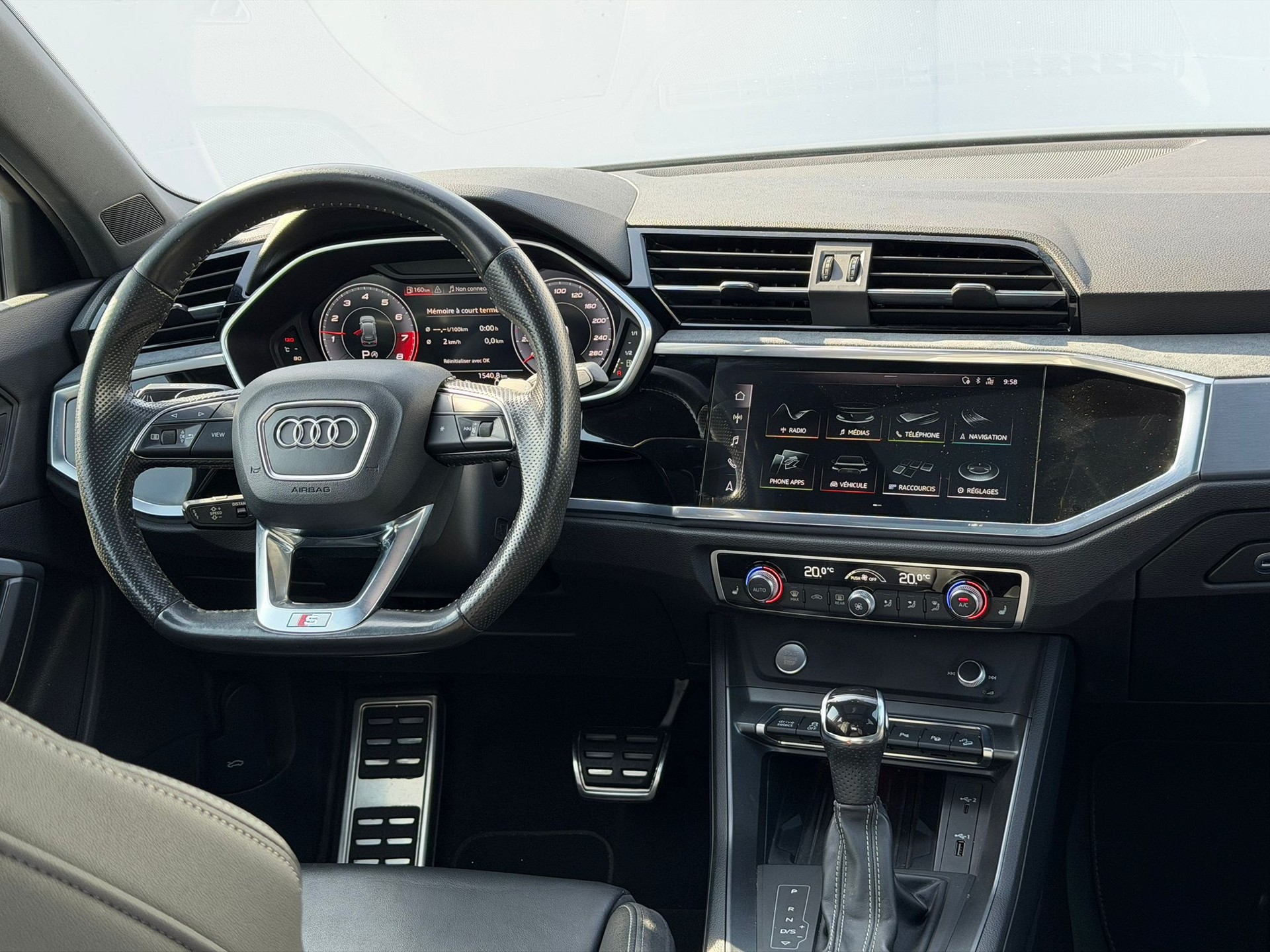 AUDI Q3 45 TFSI S line quattro S-tronic-image-9