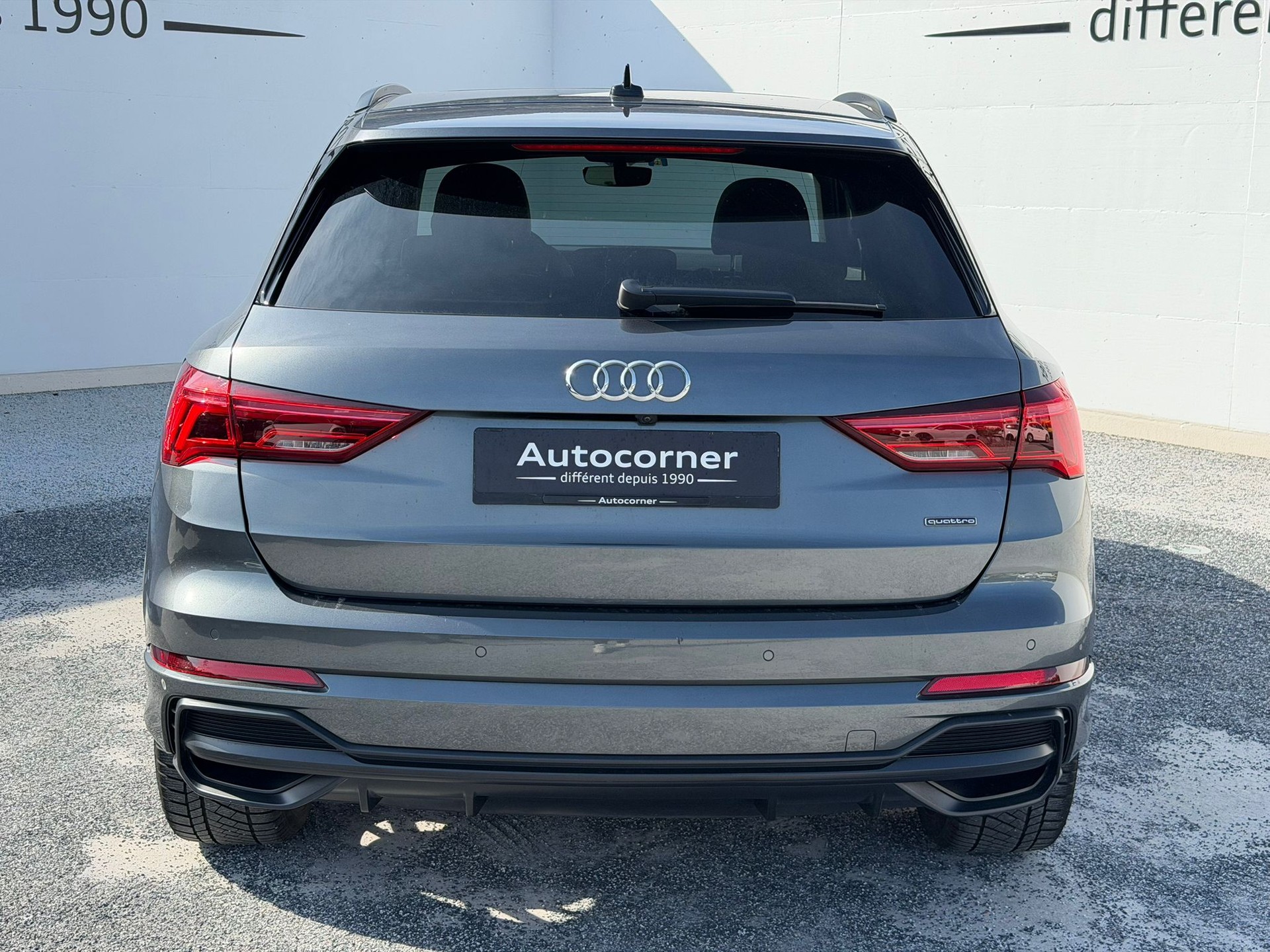 AUDI Q3 45 TFSI S line quattro S-tronic-image-3