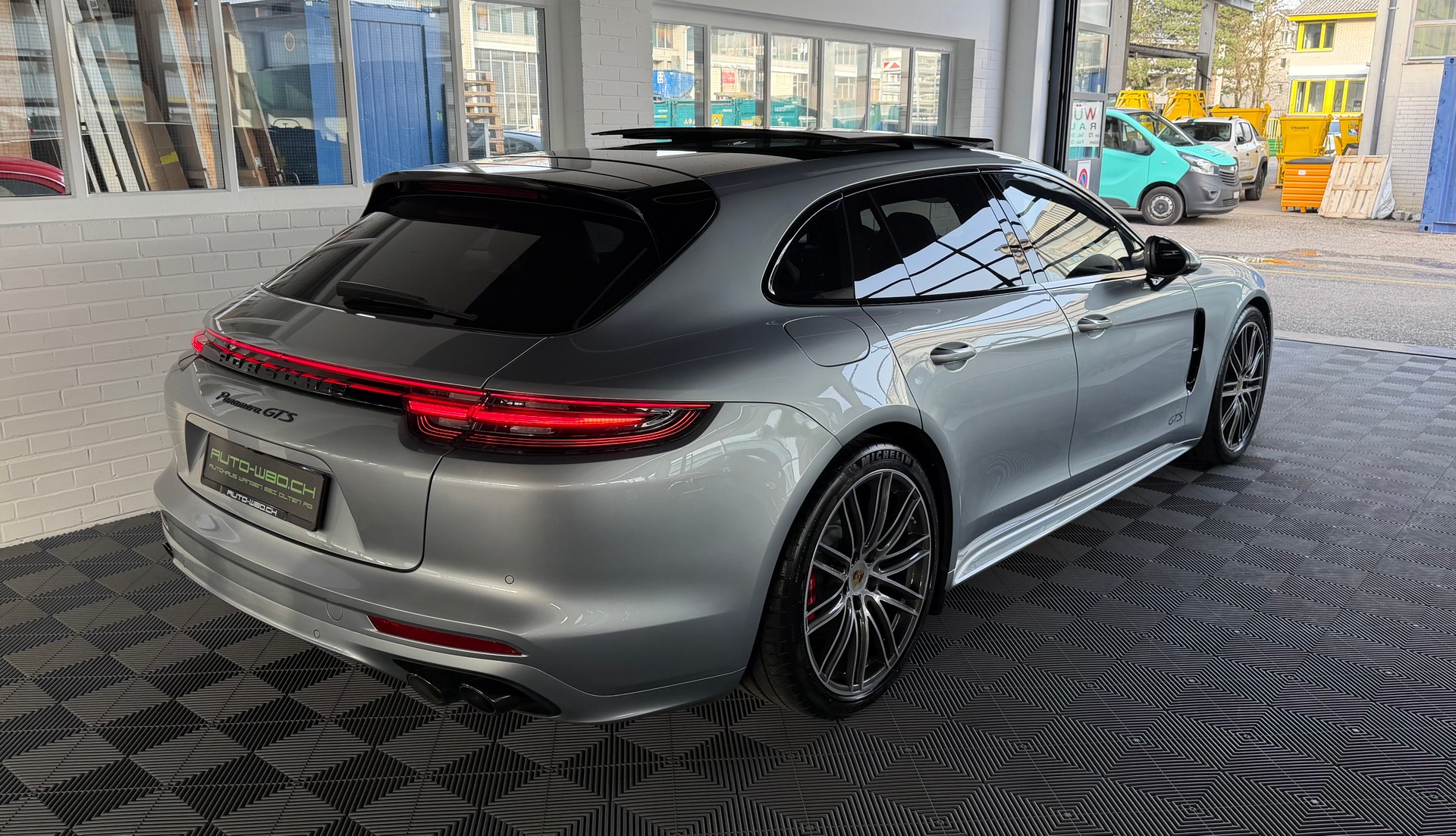 PORSCHE Panamera GTS 460PS 4.0 V8 4X4 Sport Turismo PDK-showroom-element-2