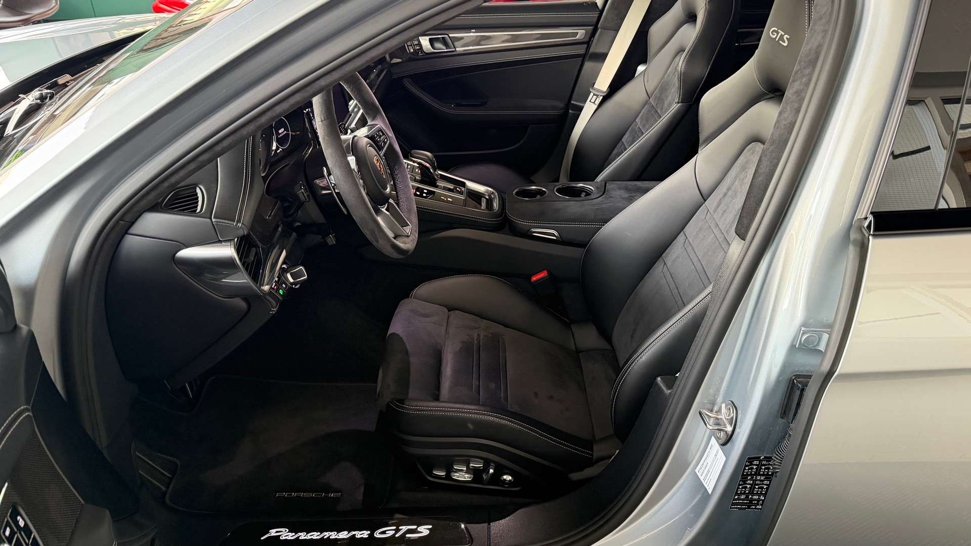 PORSCHE Panamera GTS 460PS 4.0 V8 4X4 Sport Turismo PDK-image-14