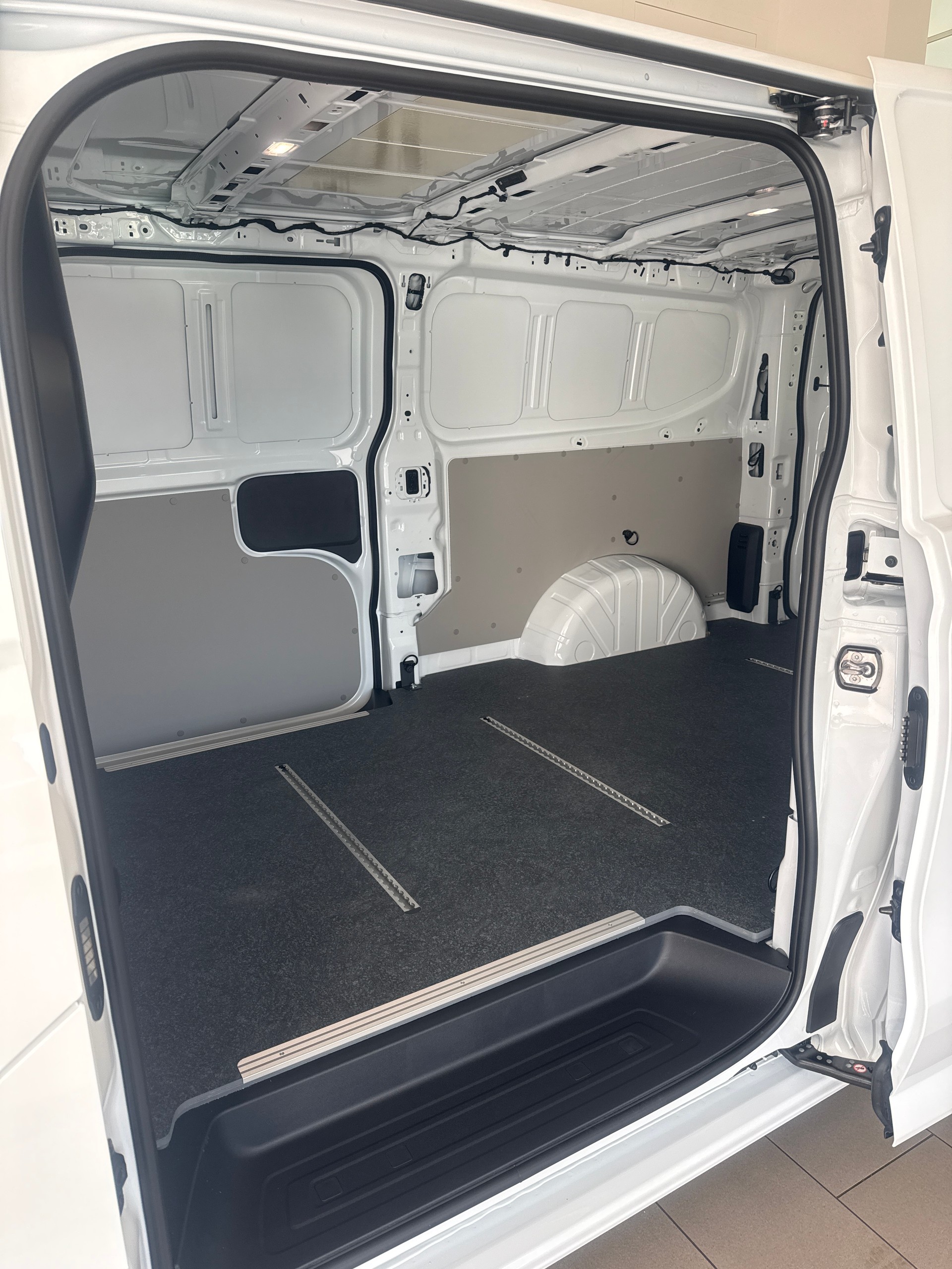 VW Transporter KW LR 150PS AUT 4M 2000ccm 150PS/110kW 4 Zylinder TDI Common Rail SCR Diesel-image-4