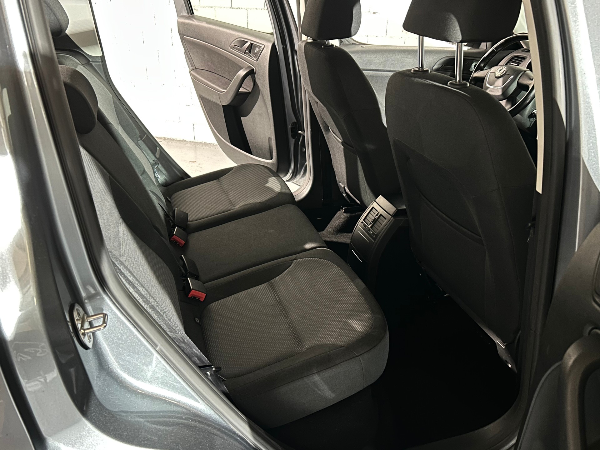 SKODA Yeti 2.0 TDI AllDrive 4x4 DSG-image-11