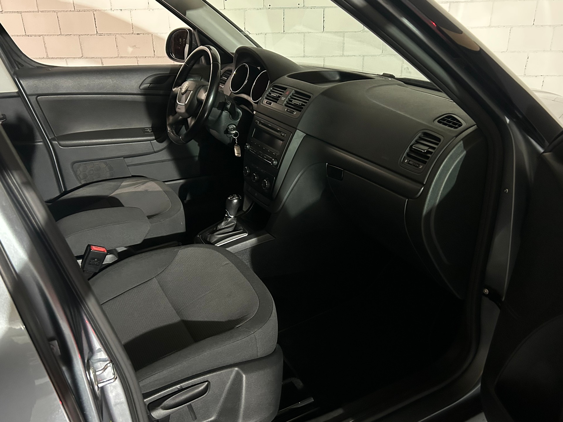 SKODA Yeti 2.0 TDI AllDrive 4x4 DSG-image-10