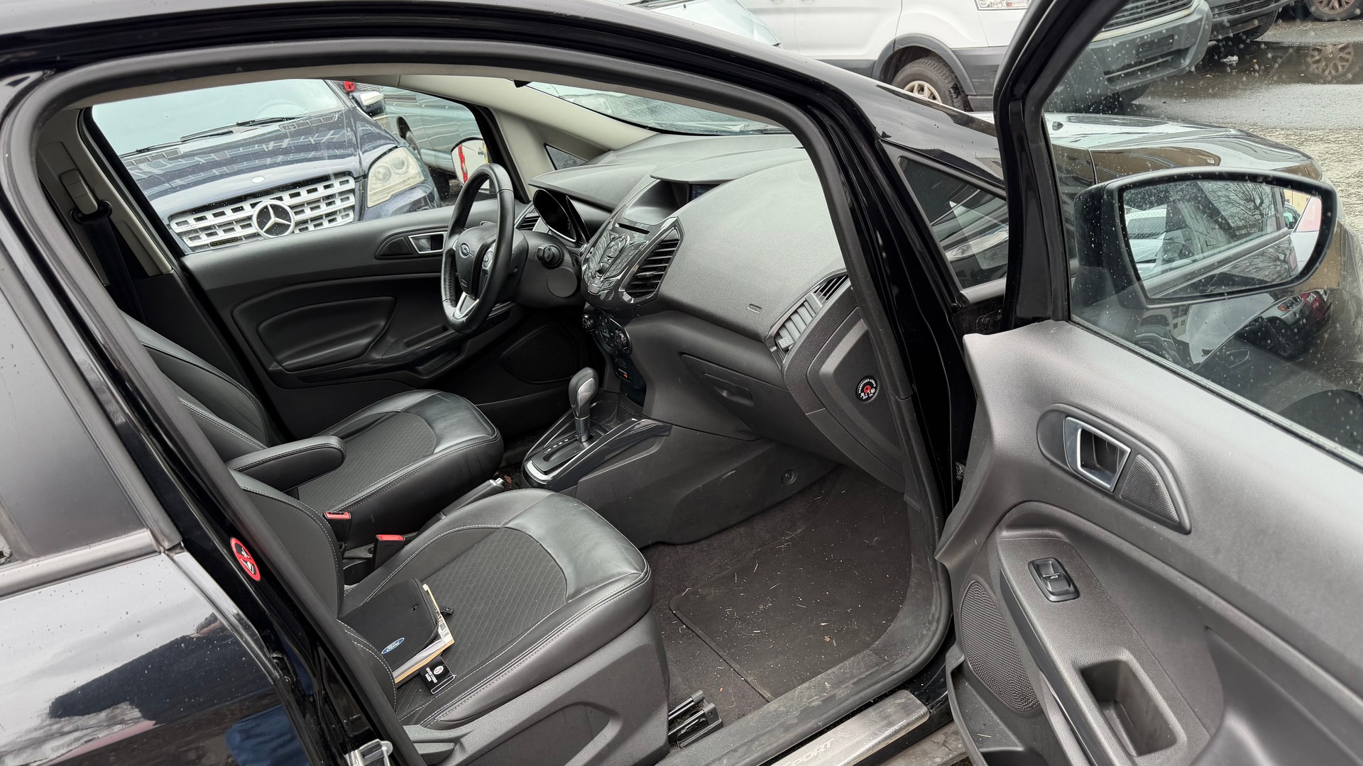 FORD EcoSport 1.5 Titanium PowerShift-image-4