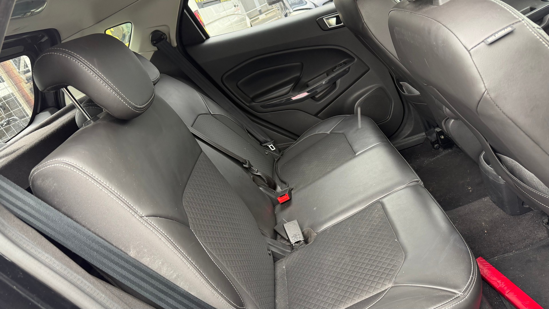 FORD EcoSport 1.5 Titanium PowerShift-image-7