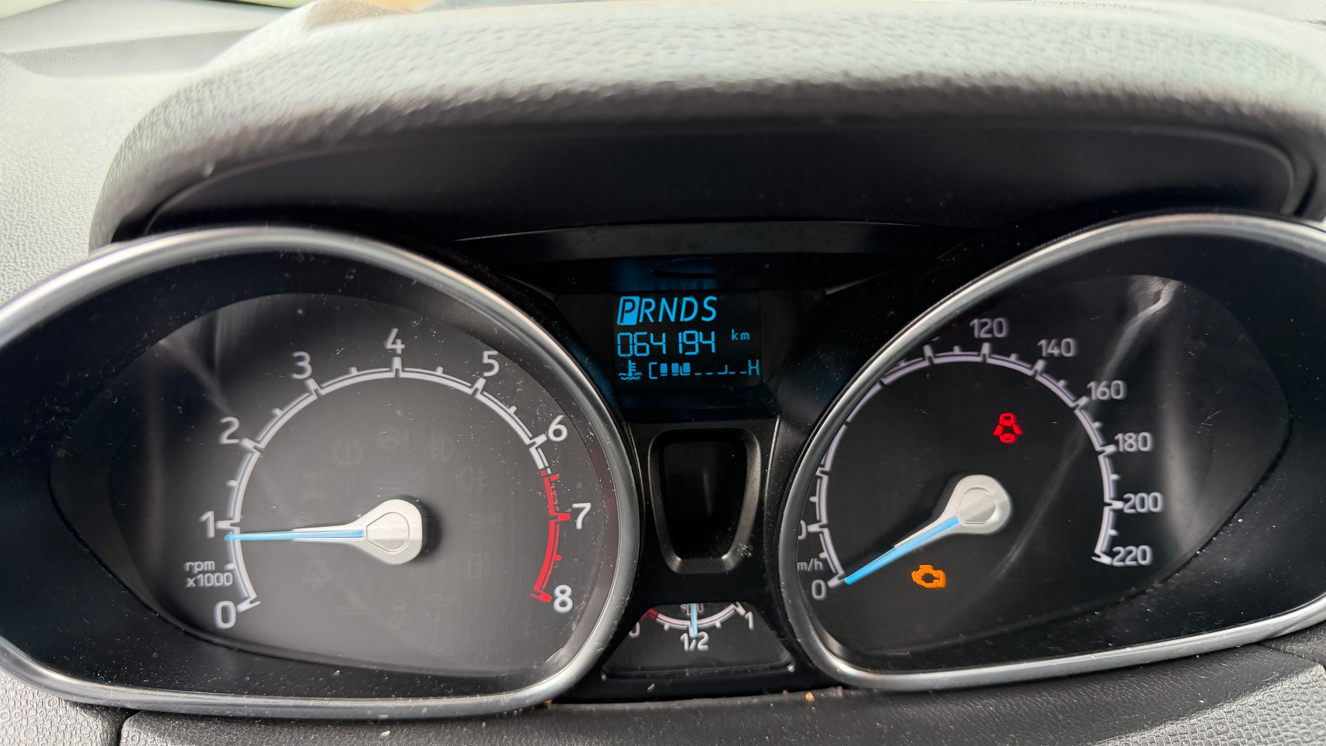 FORD EcoSport 1.5 Titanium PowerShift-image-8